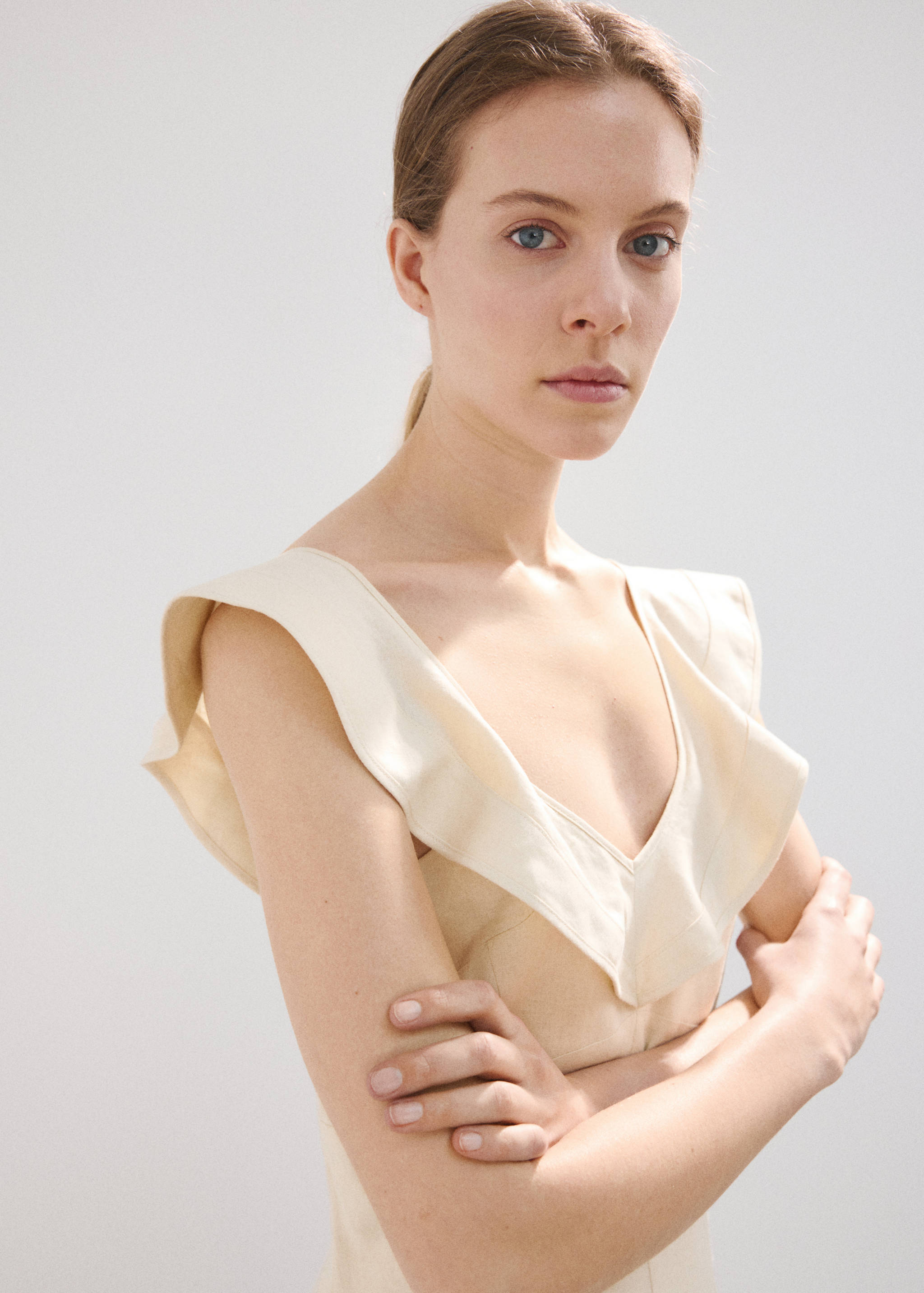 Ruffled linen dress - Details of the article 1