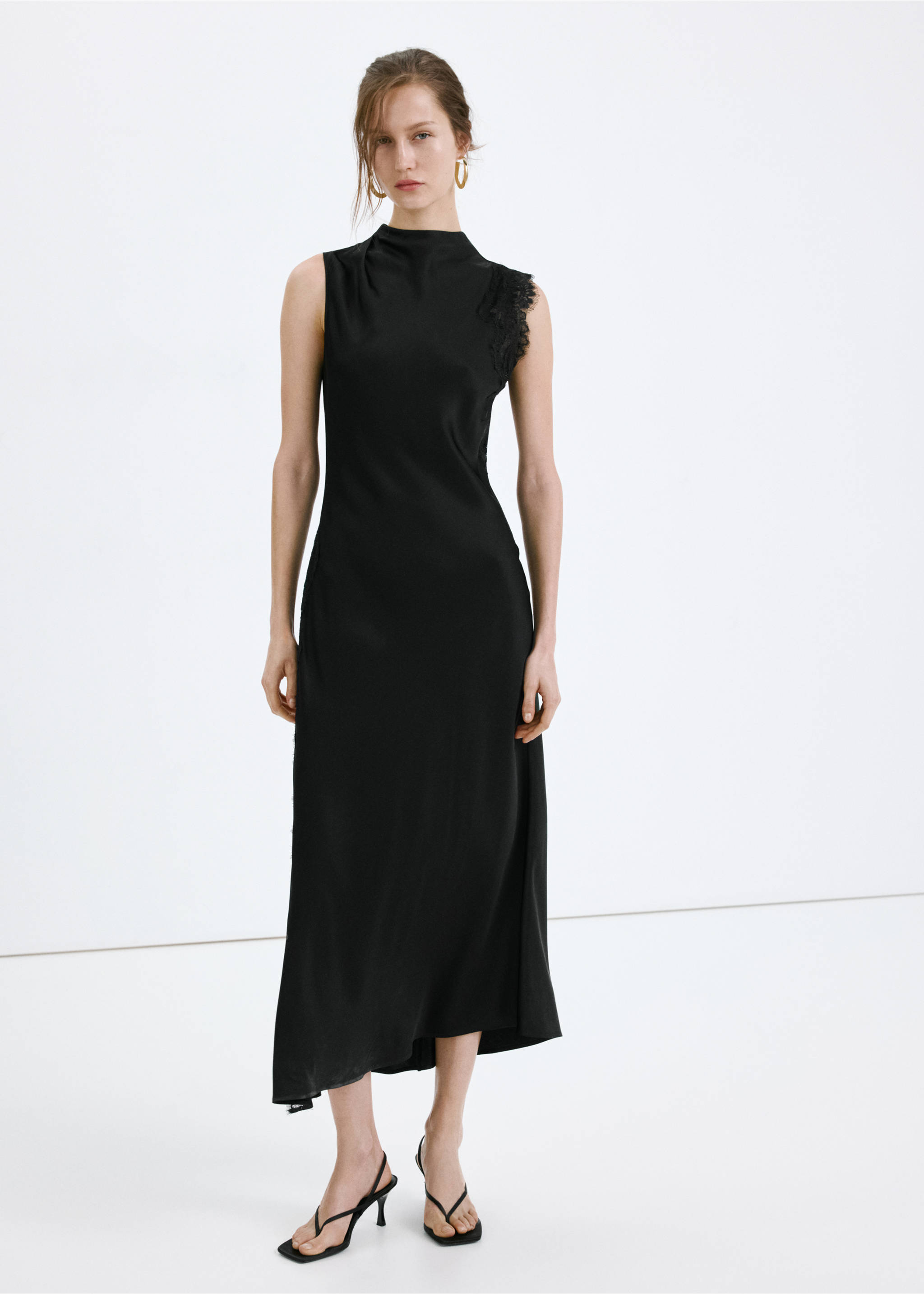 Vestido largo satinado detalles encaje - Plano general, Negro. Ref: 27005843-00.