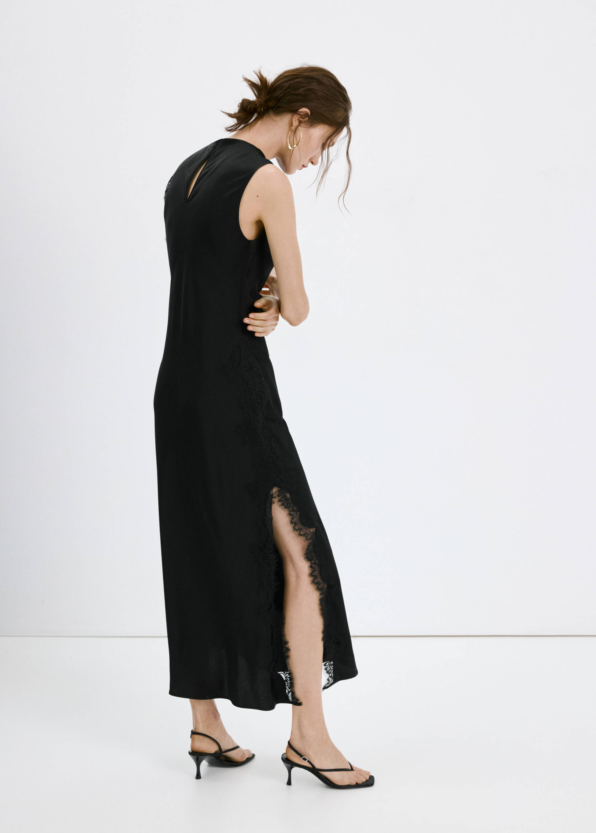 Vestido largo satinado detalles encaje - Reverso del artículo