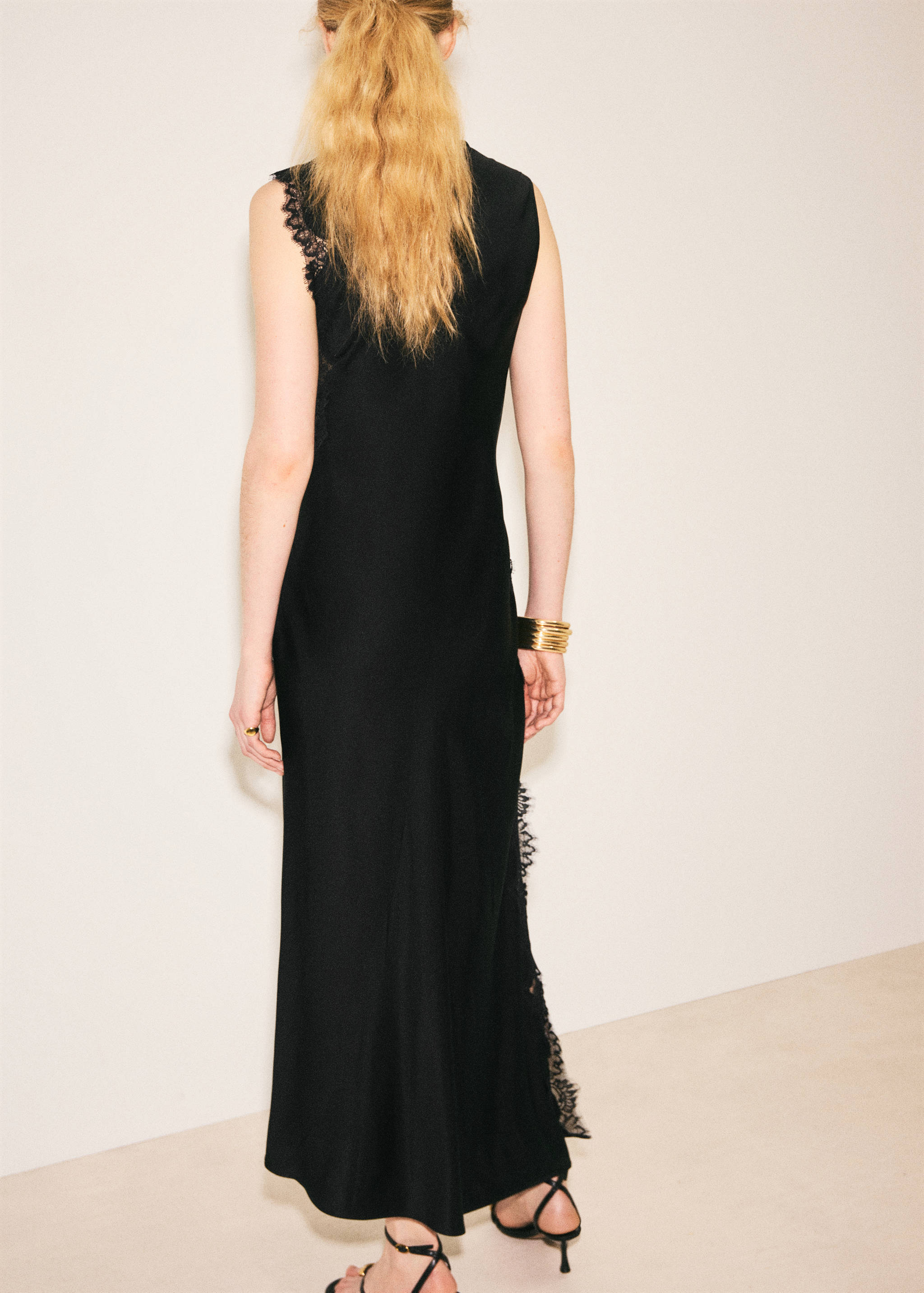 Satin dress with lace details - Reverse of the article