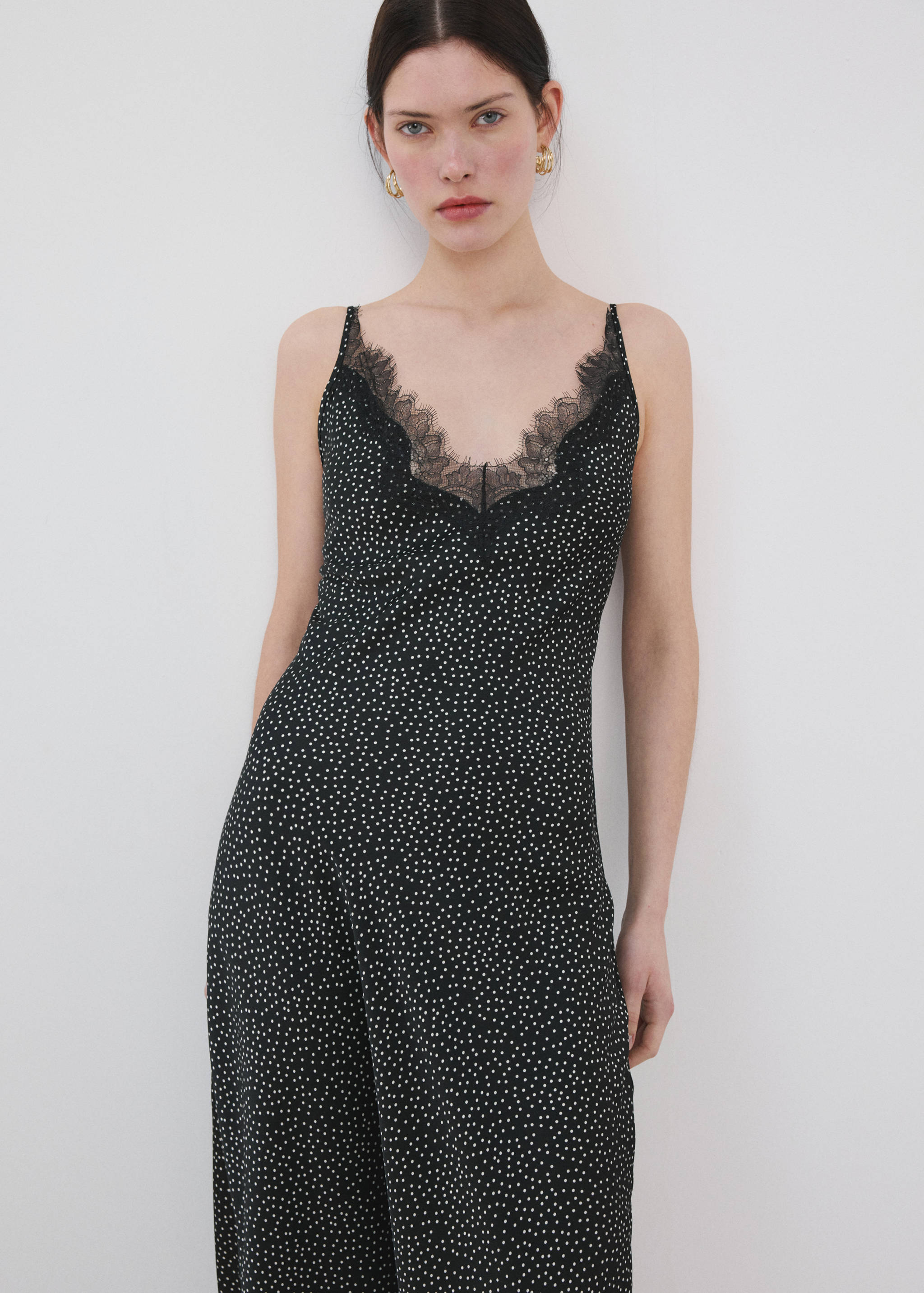 Polka dot lace dress - Medium plane