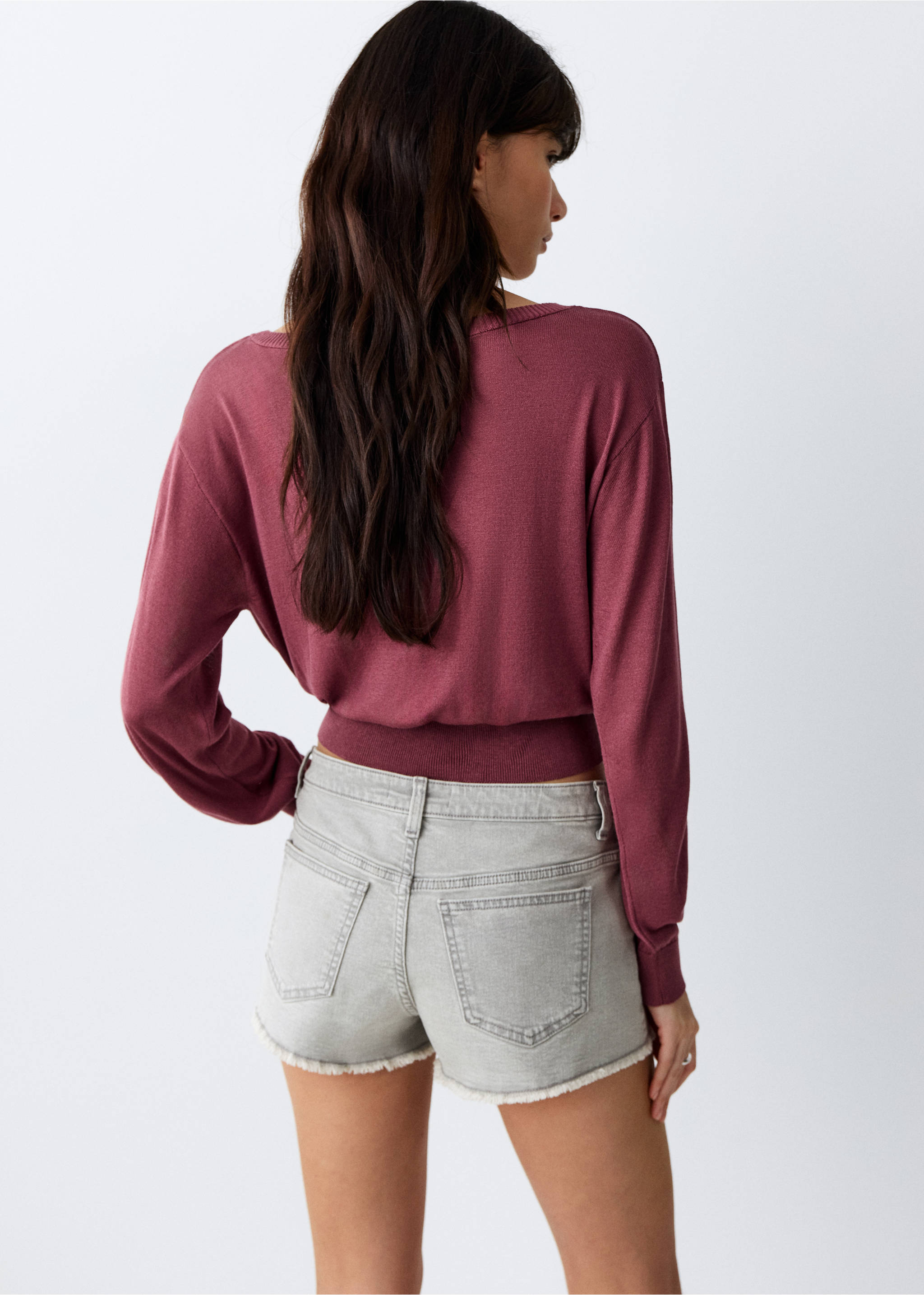 شورت مستقيم بحاشية مهترئة - الجهة الخلفية للمنتج, رمادي دنيم. Ref: 27005950-00.