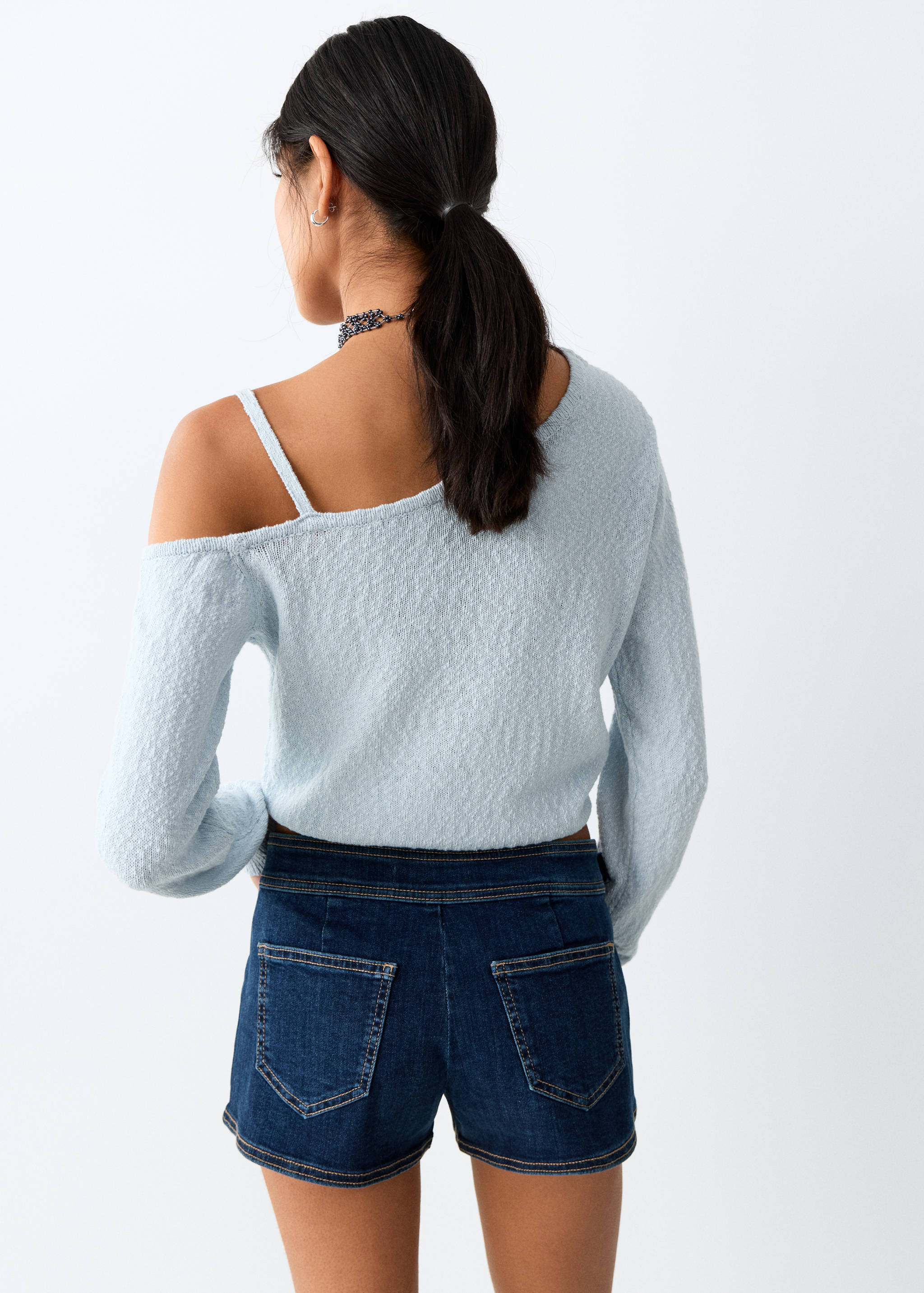 Belted mini shorts - Reverse of the article