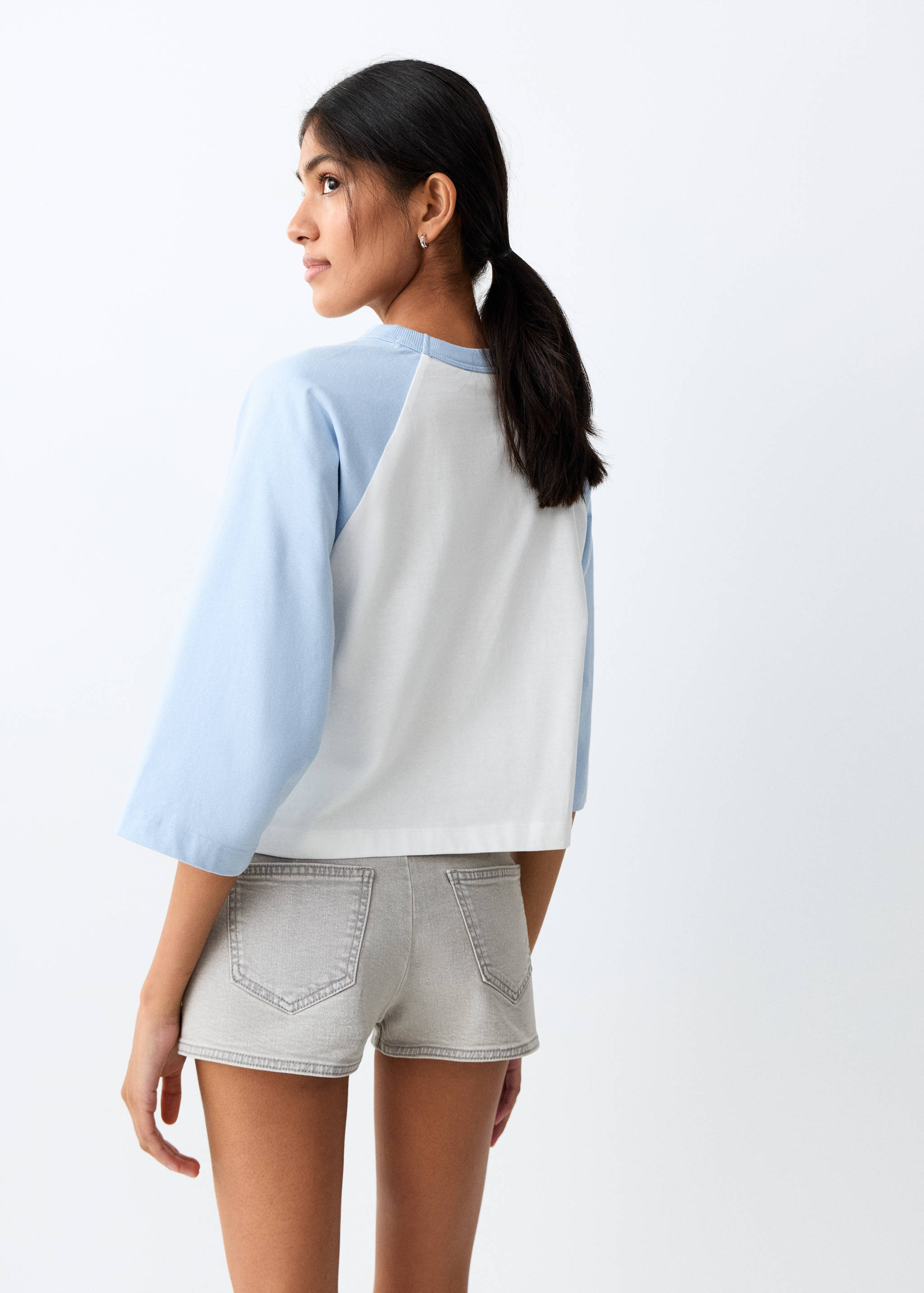 Belted mini shorts - Reverse of the article