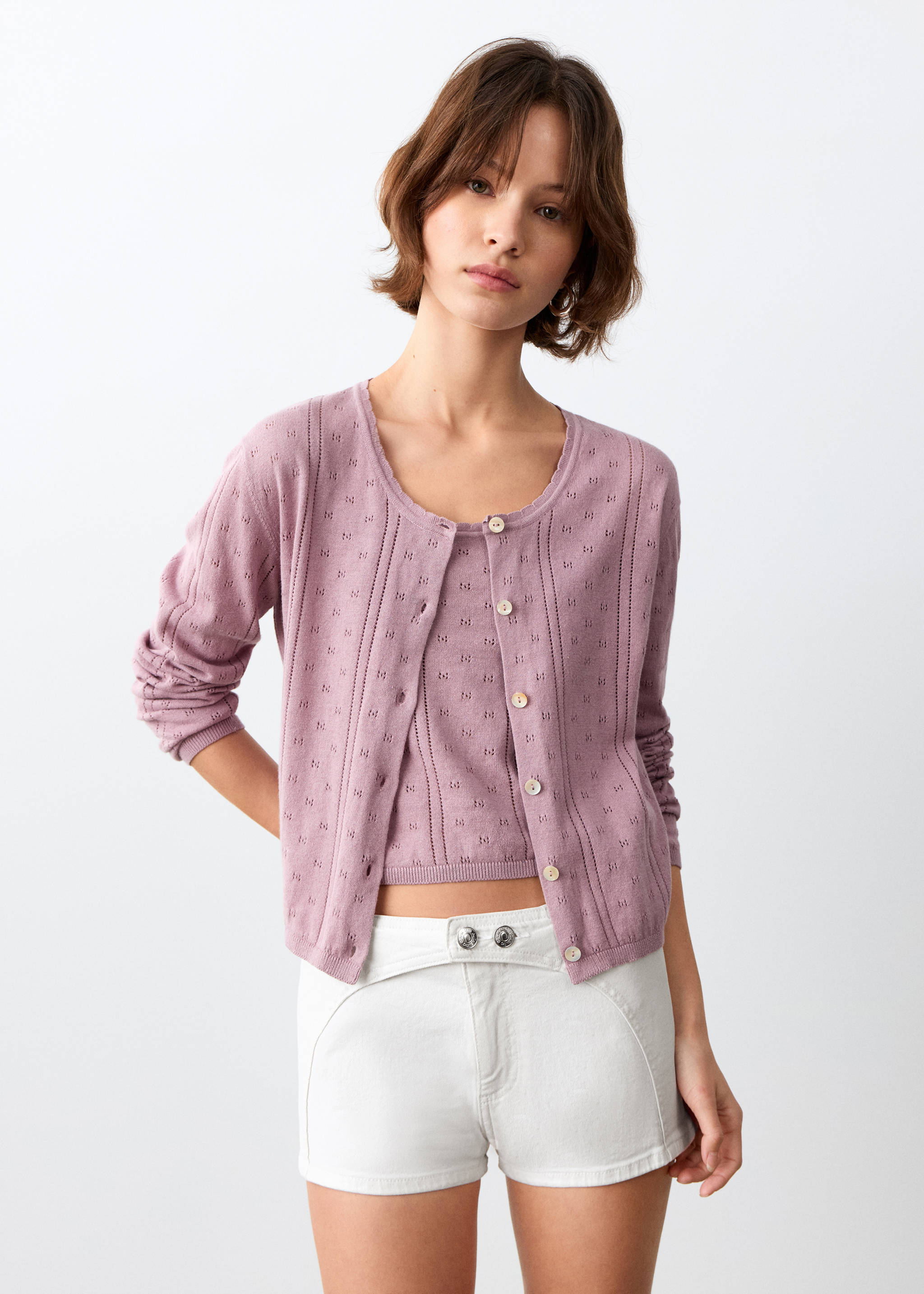 Mini-Shorts mit Nahtdetails - Mittlere Ansicht