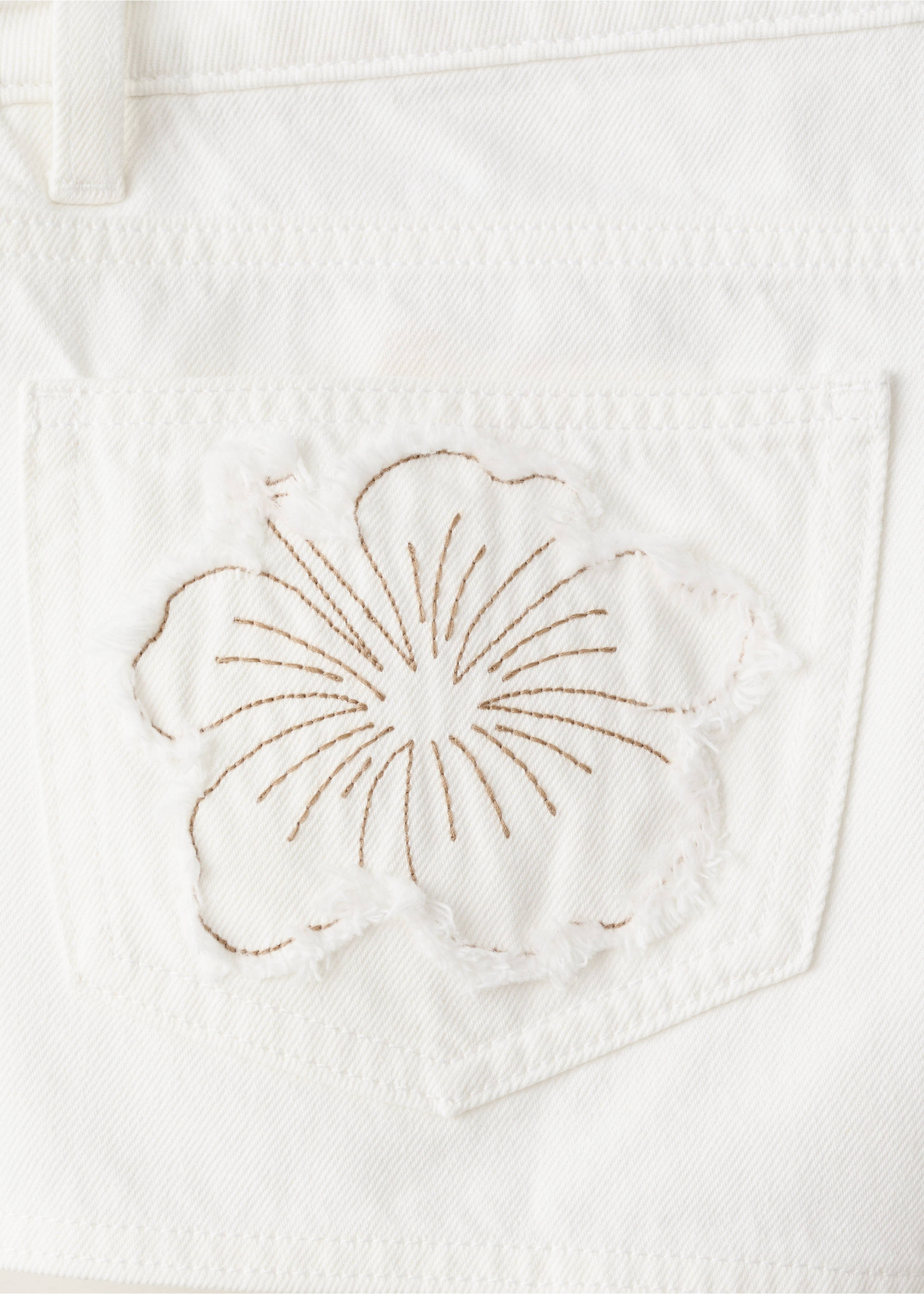 Relaxed low waist shorts - Details of the article 8, Off White. Ref: 27005960-00.