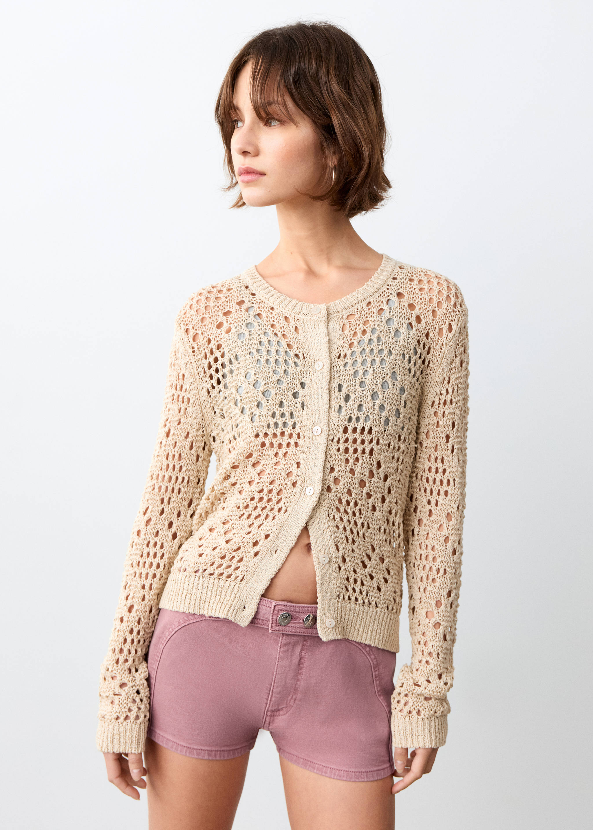 Mini short détail couture - Plan moyen