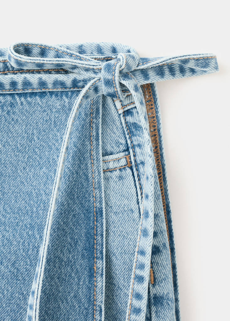 Shorts with removable scarf detail — Light Blue