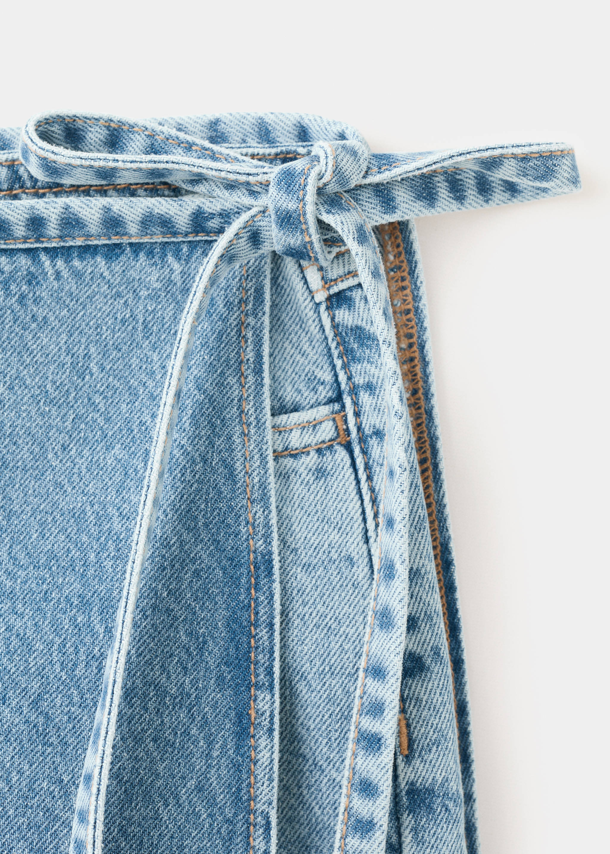 شورت بتفاصيل وشاح قابل للإزالة - تفاصيل المنتج 0