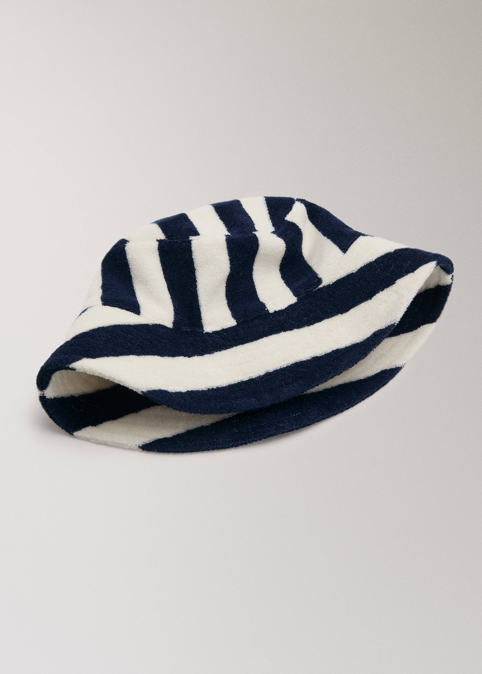 Striped terry cloth bucket hat - Details of the article 2