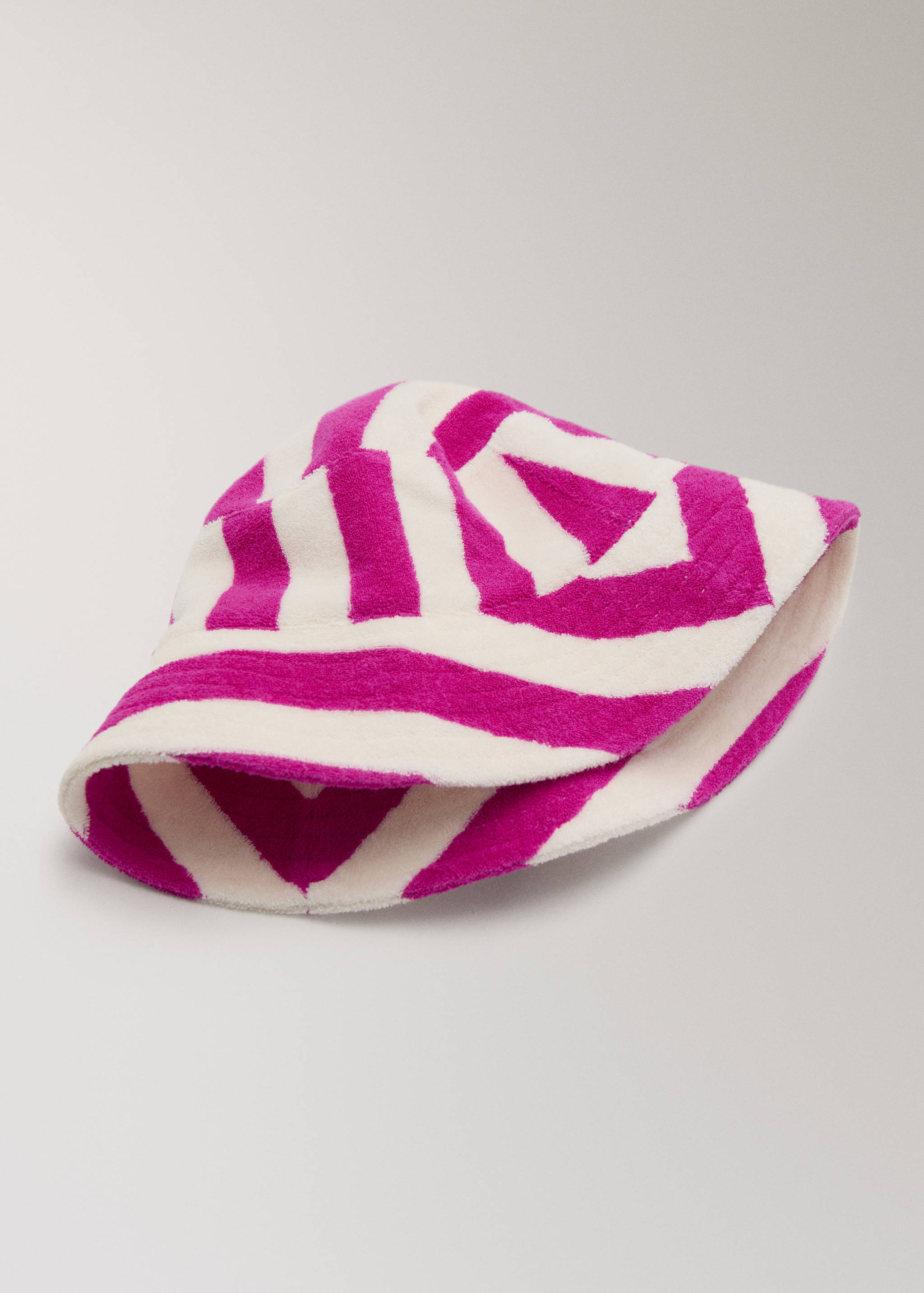 Striped terry cloth bucket hat - Details of the article 2