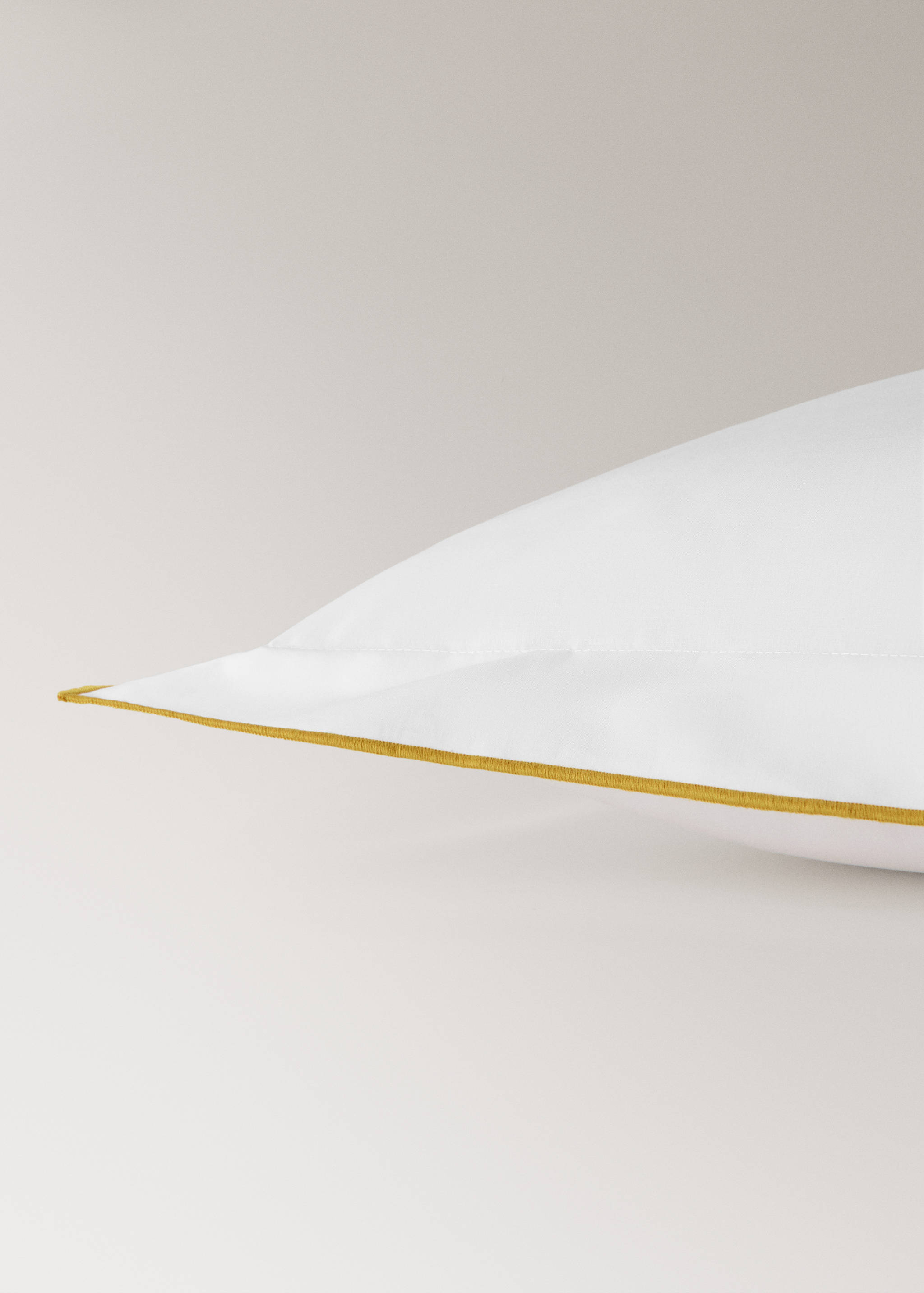 Two 200-thread-count cotton percale pillowcases with contrasting overlock 60 x 60 cm - Details of the article 2