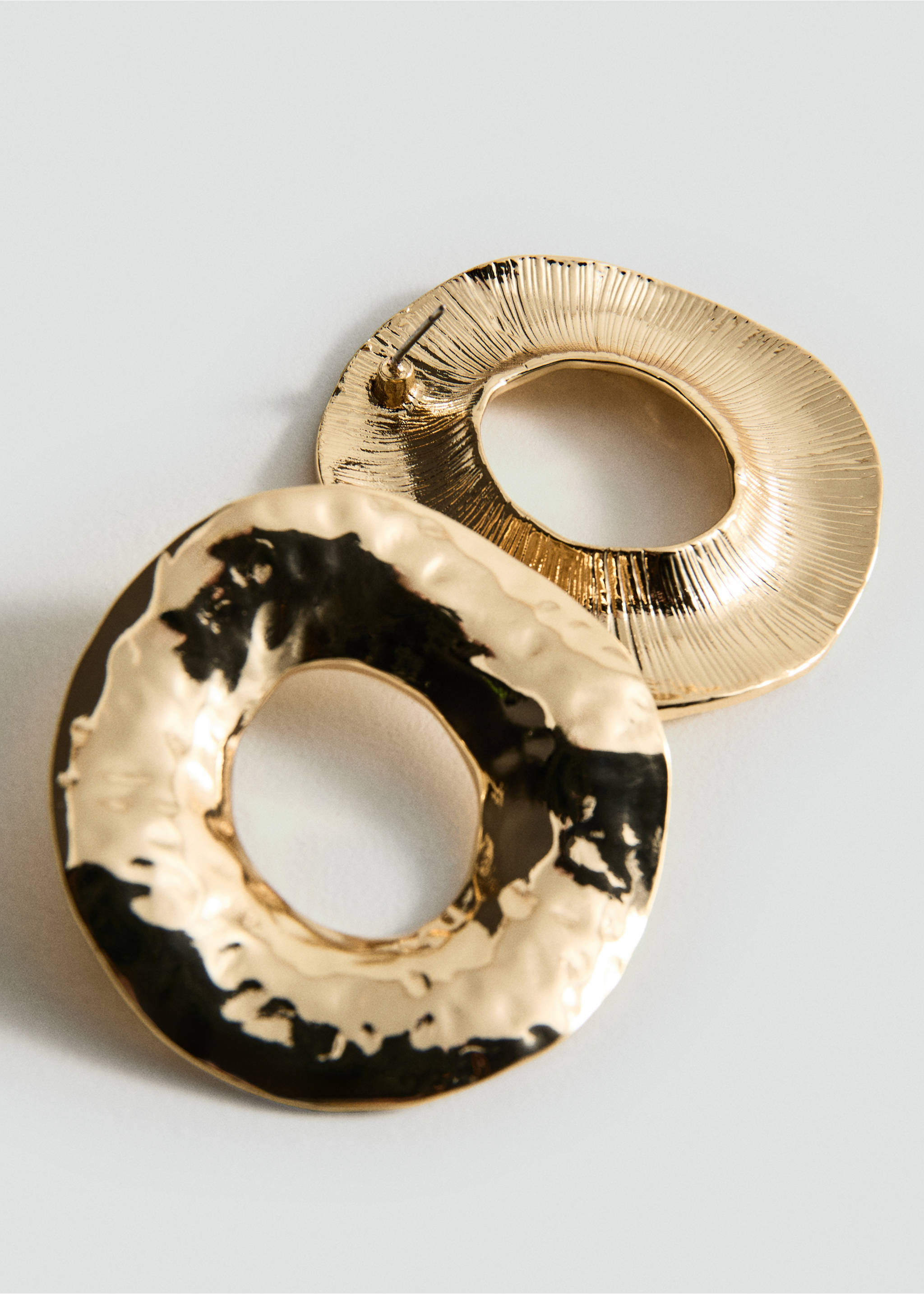 Earrings with round relief - Details of the article 1, Gold. Ref: 27005989-00.