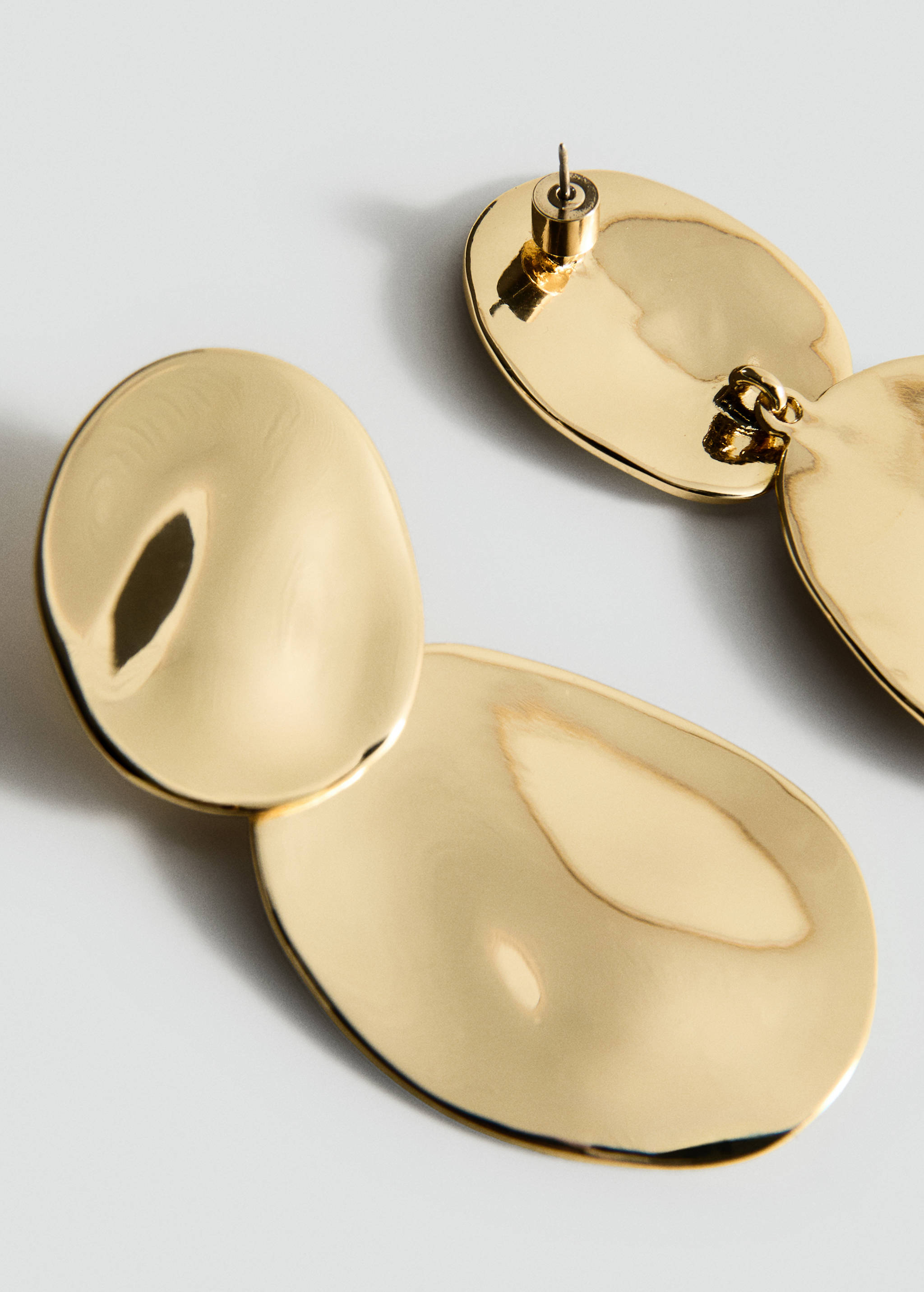 Embossed pendant earrings - Details of the article 1