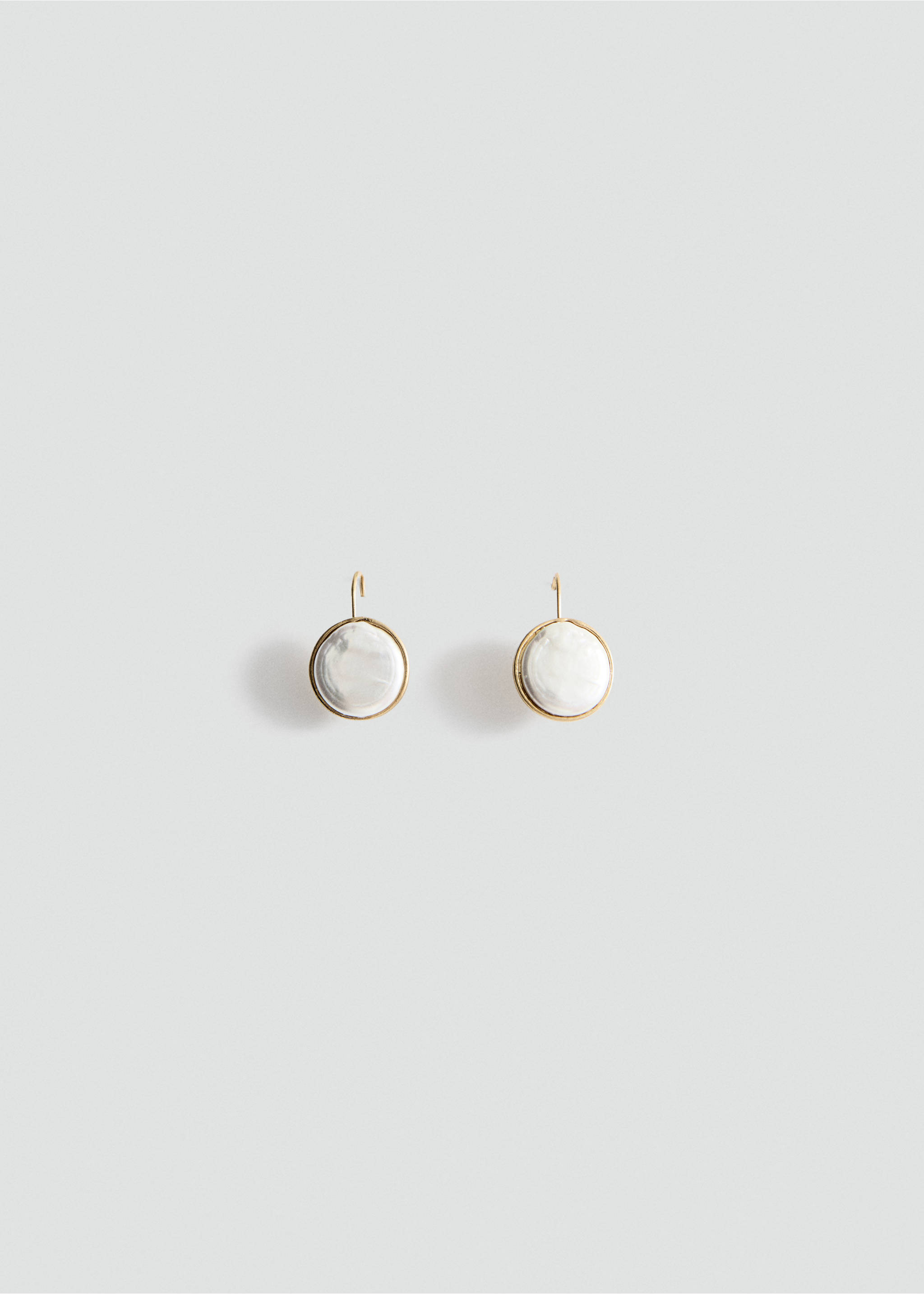Round resin earrings - Article without model, Gold. Ref: 27006003-00.