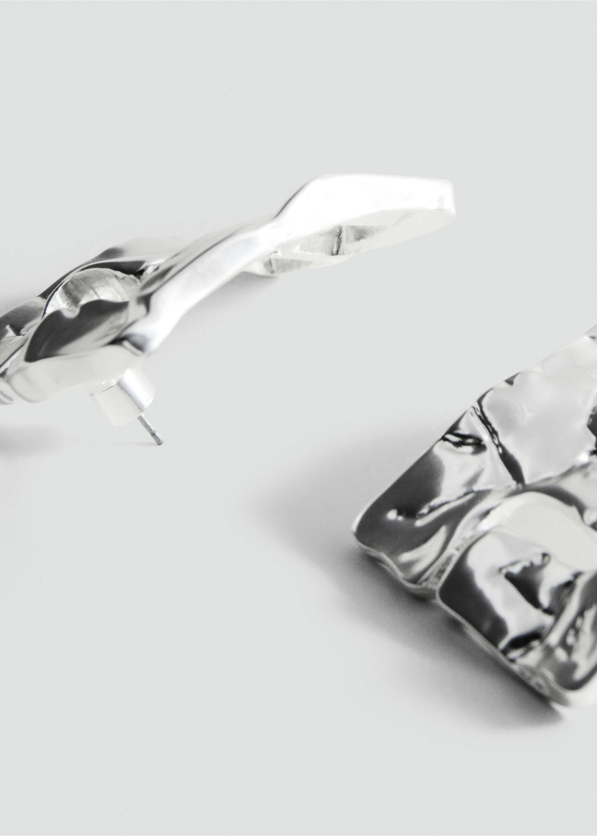 Square metallic earrings - Medium plane, Silver. Ref: 27006005-00.