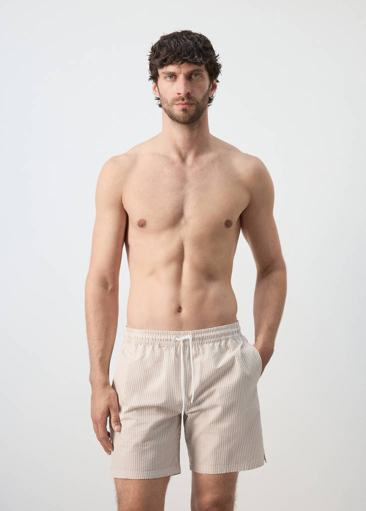 Seersucker swimming trunks — Sand