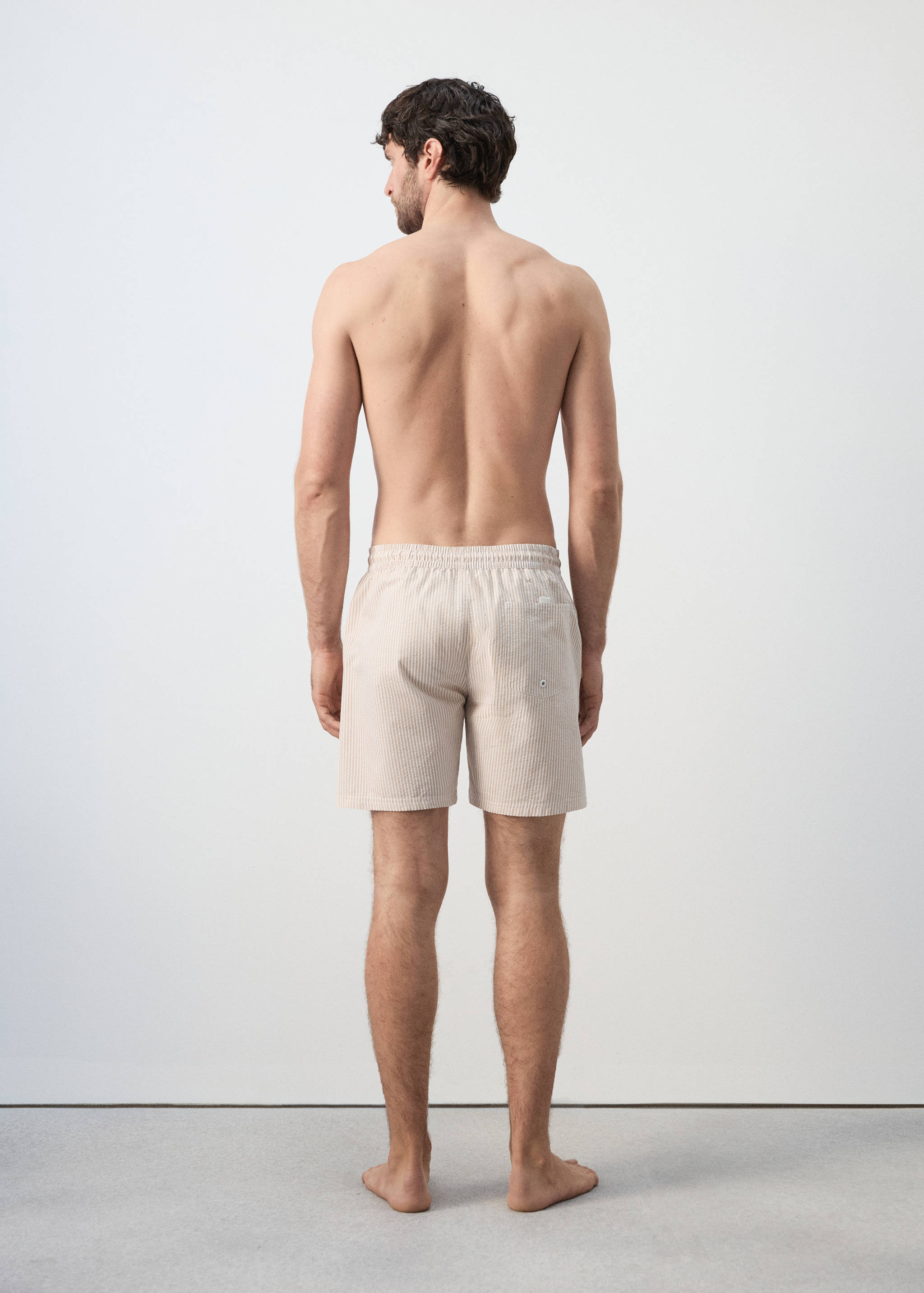 Badeshorts mit Seersucker-Effekt - Rückseite des Artikels