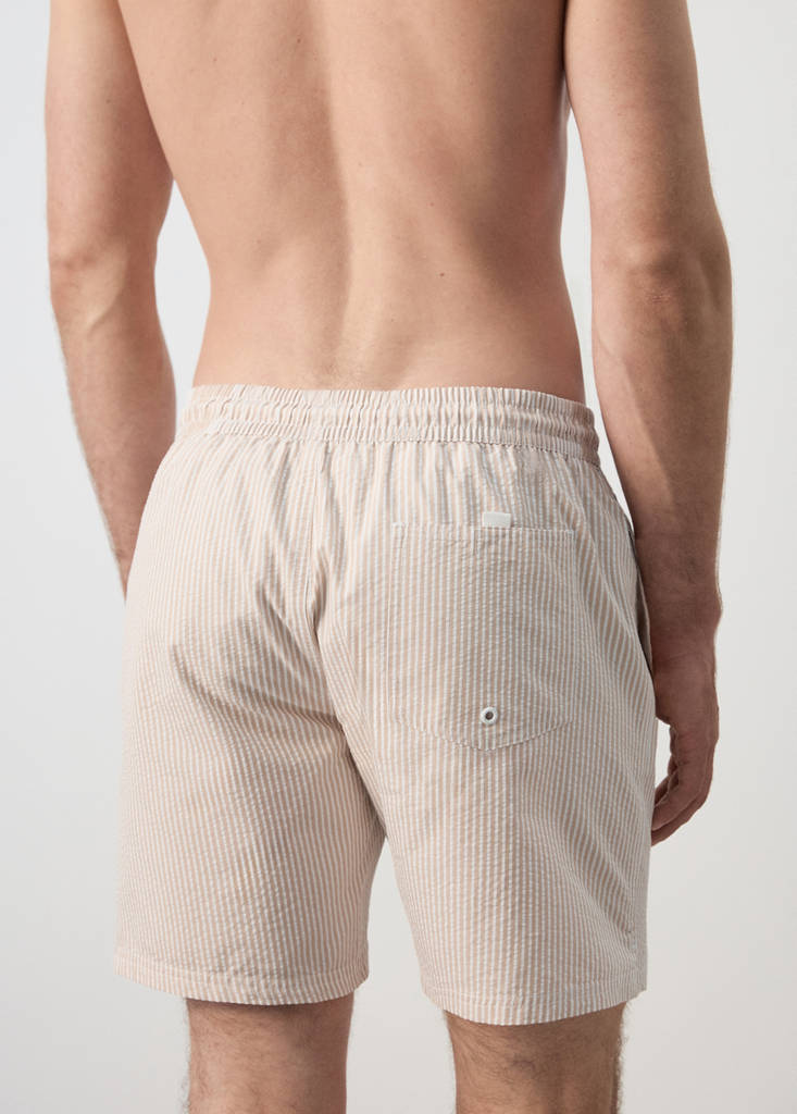 Seersucker swimming trunks — Sand