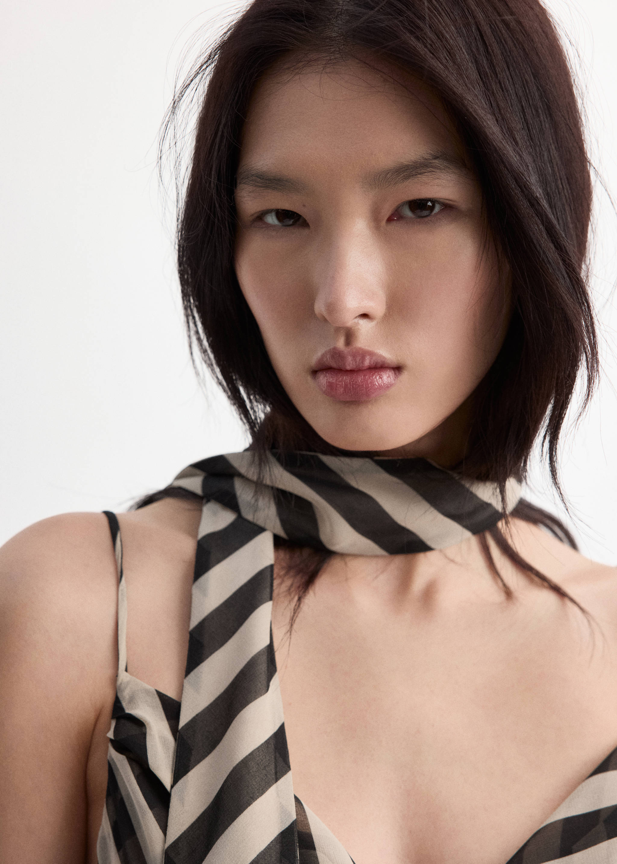 Printed dress with foulard - Details of the article 1