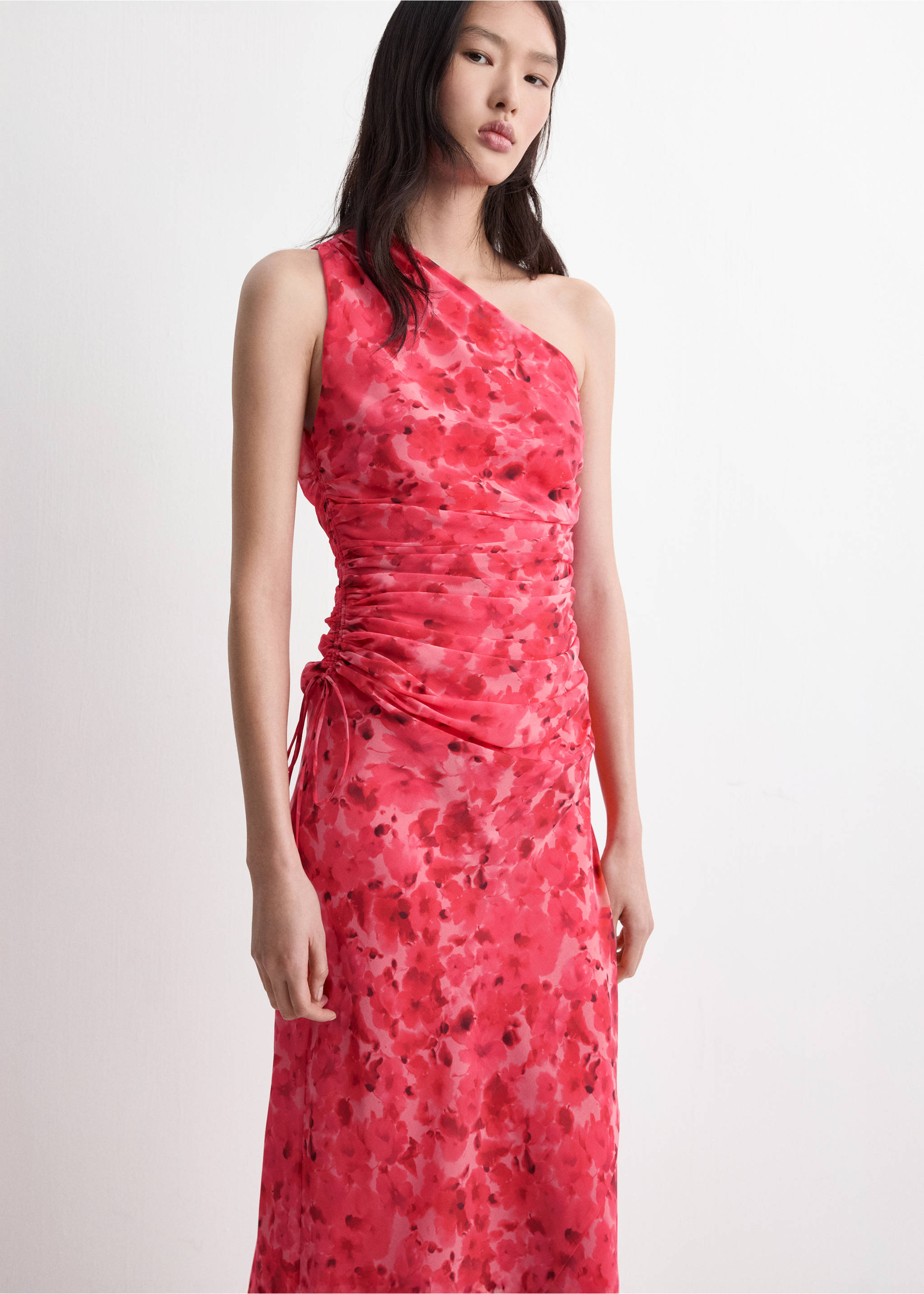 Asymmetrisk klänning med blommigt mönster - Bild av mittparti, Röd. Ref: 27006365-00.