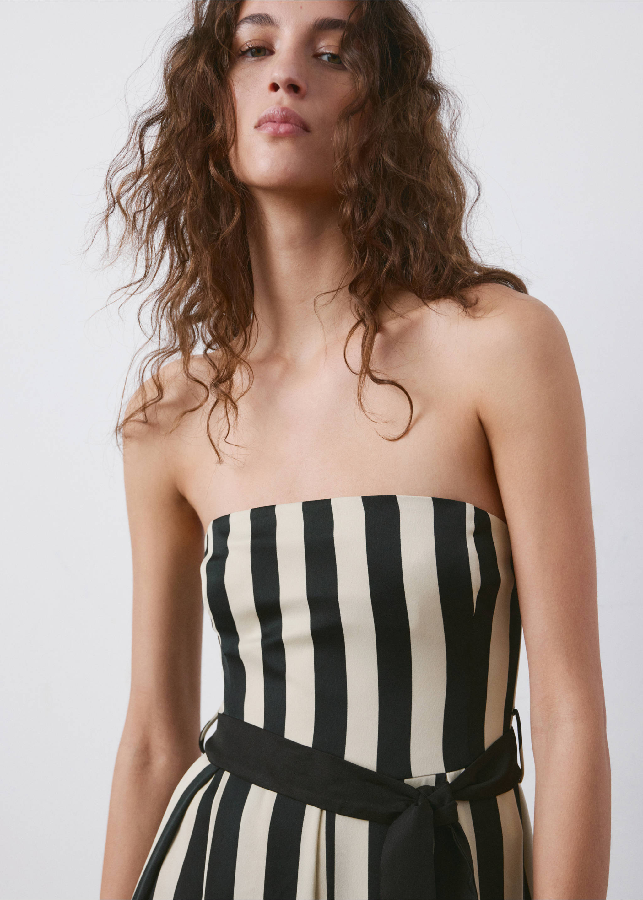 Belt striped dress - Details of the article 1, Black. Ref: 27006367-01.