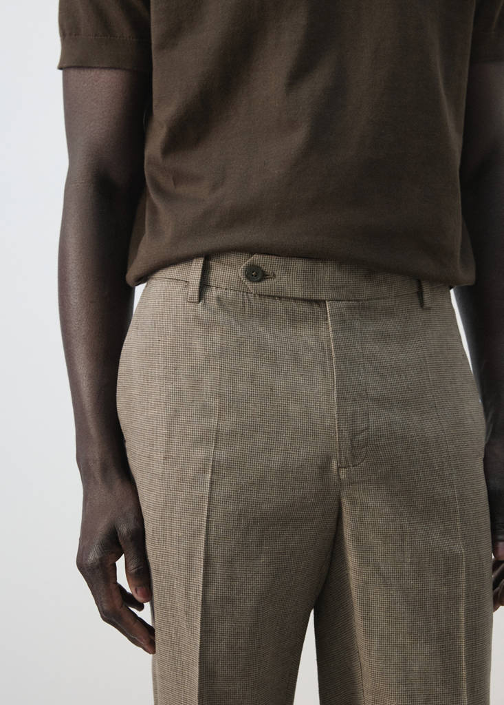 Regular fit houndstooth linen blend trousers — Brown