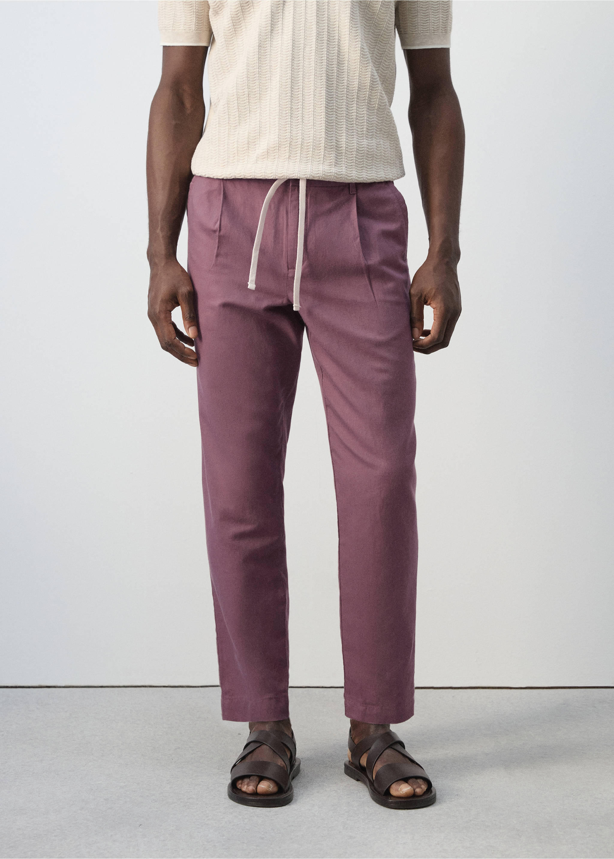 Pantalón lino algodón slim fit cropped - Plano medio, Ciruela. Ref: 27006714-00.