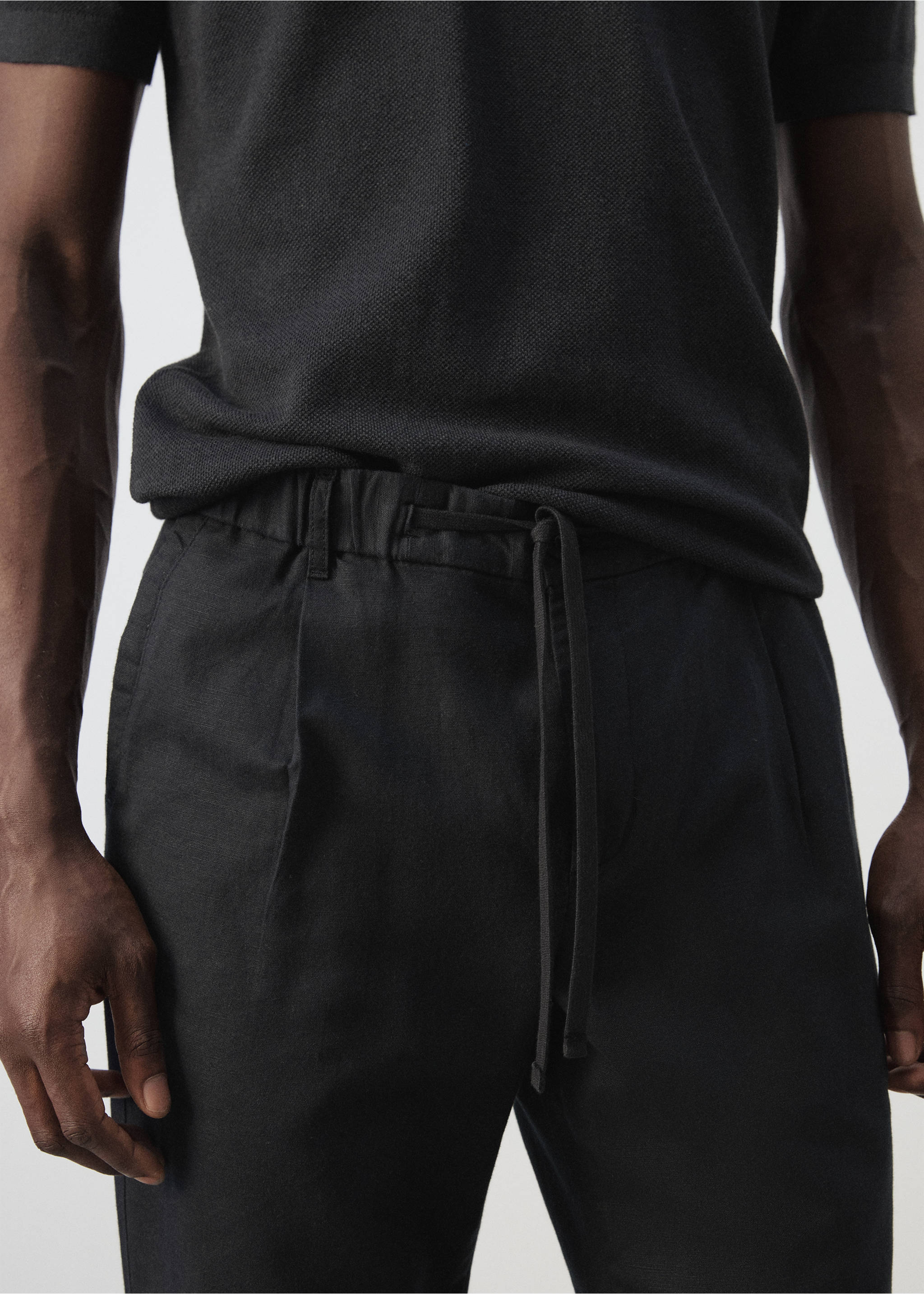 Pantalón lino algodón slim fit cropped - Detalle del artículo 1, Negro. Ref: 27006714-00.