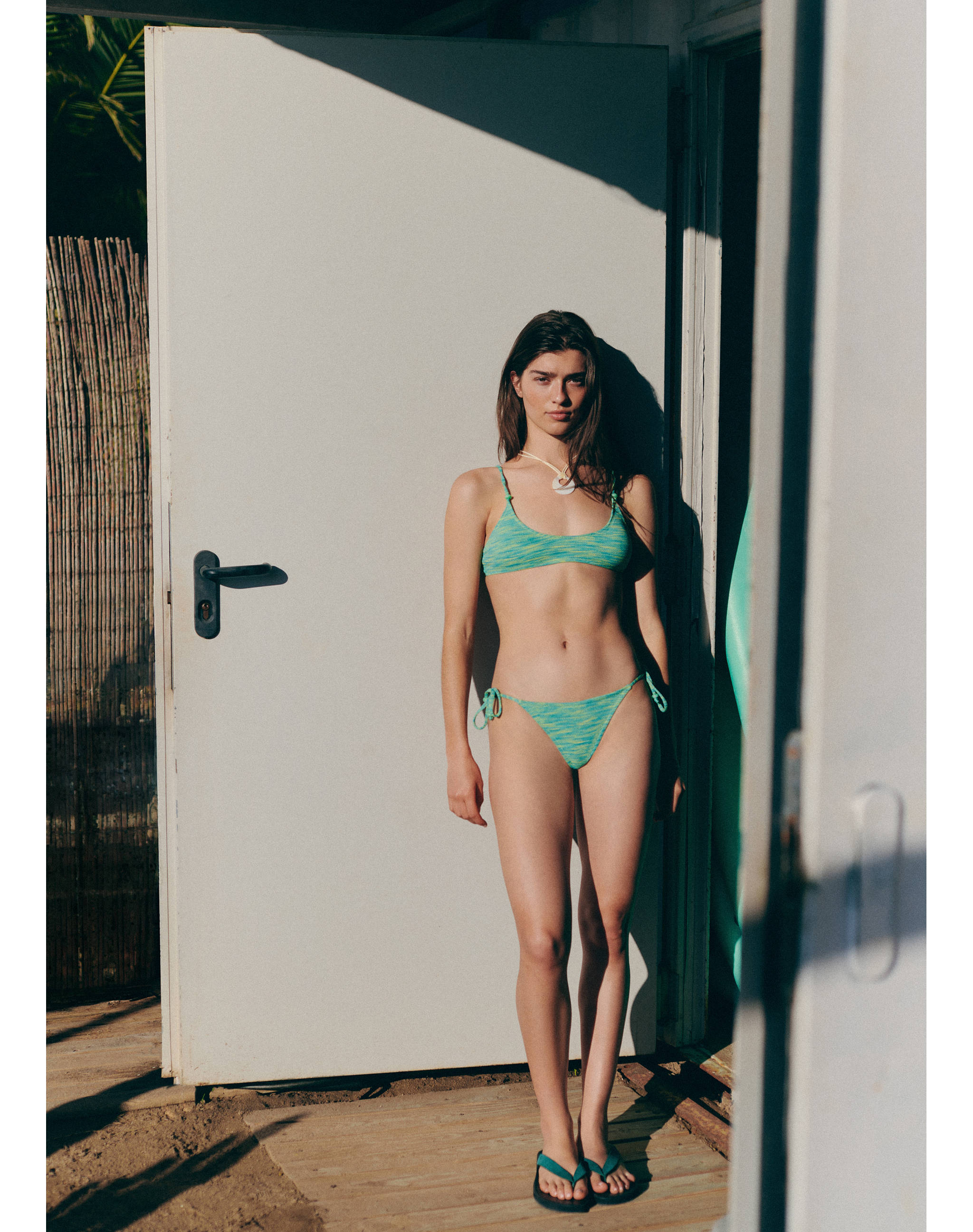 Two-tone bikini with medium-rise bottoms - General plane