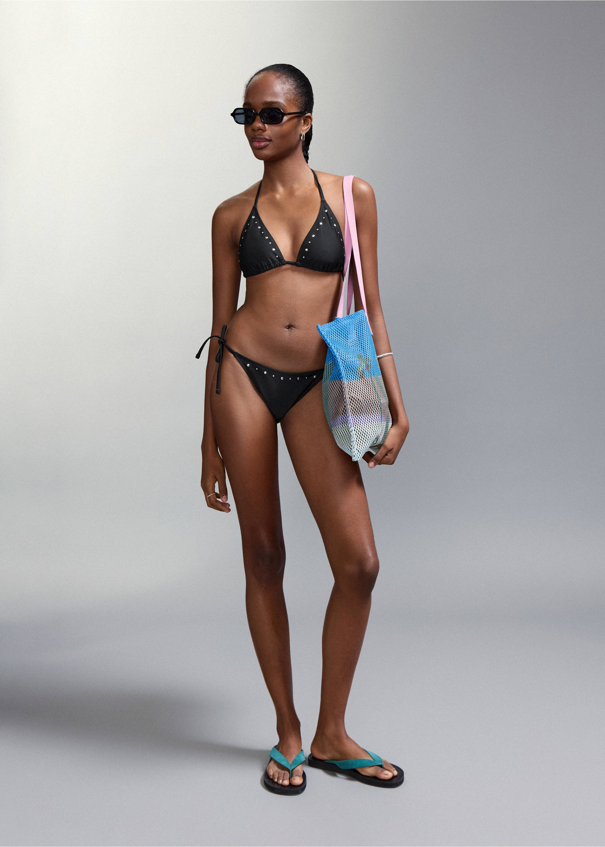 Бикини с декоративными заклепками и плавками средней посадки - Общий план, Черный. Ref: 27006724-00.