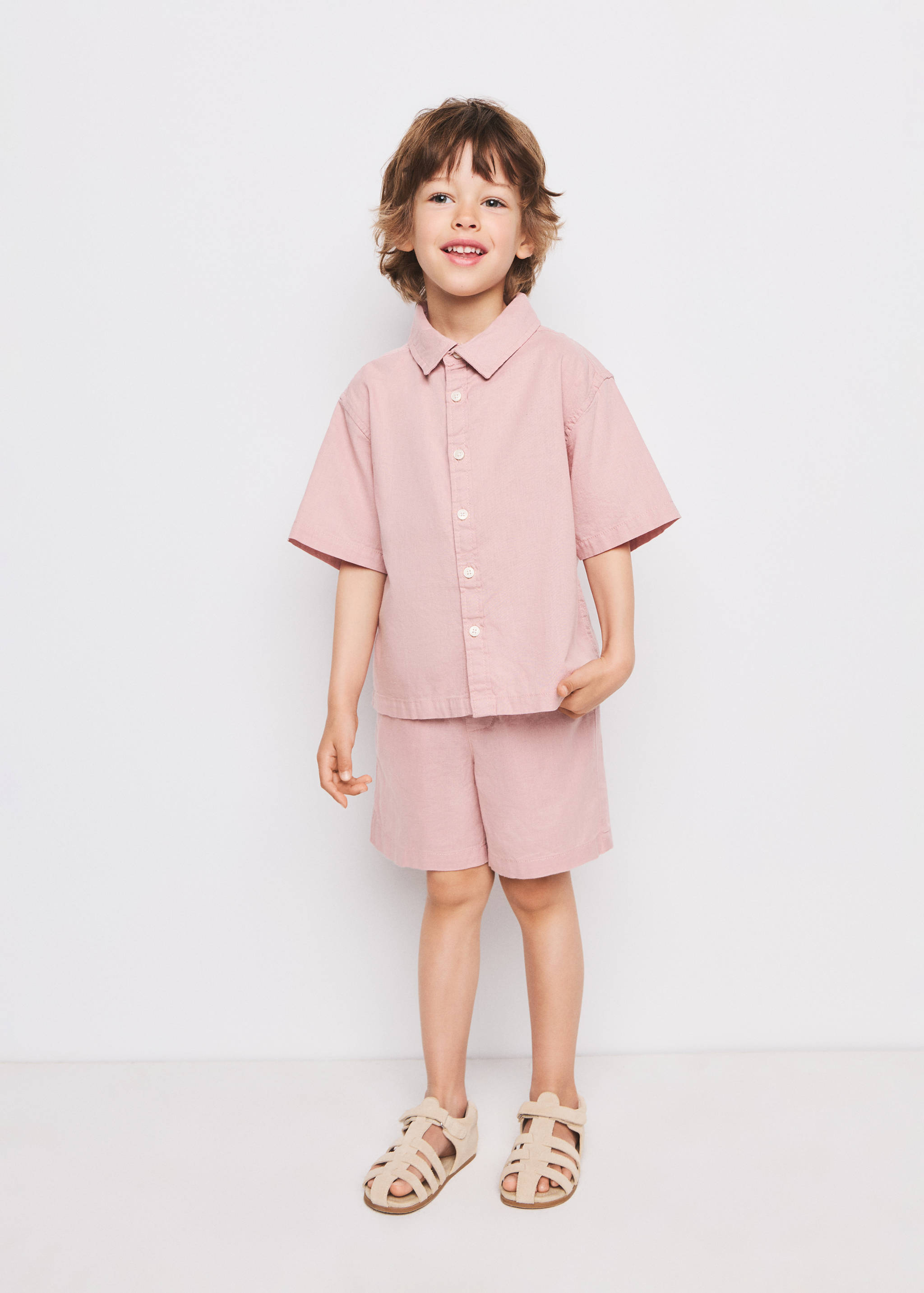 Buttoned shirt - General plane