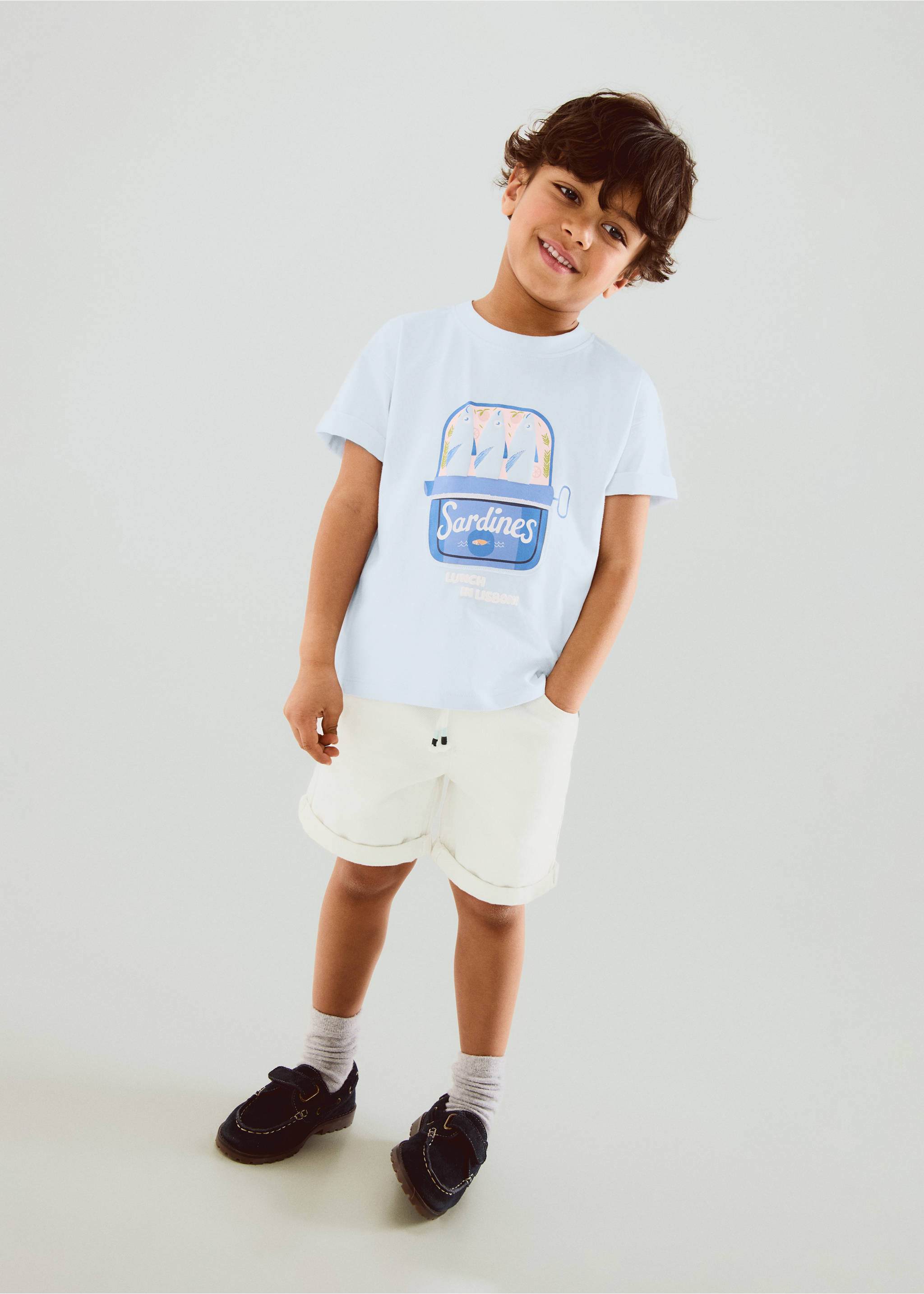 Mønstrete t-skjorte i bomull - Total bildeutsnitt, Himmelblå. Ref: 27006741-00.