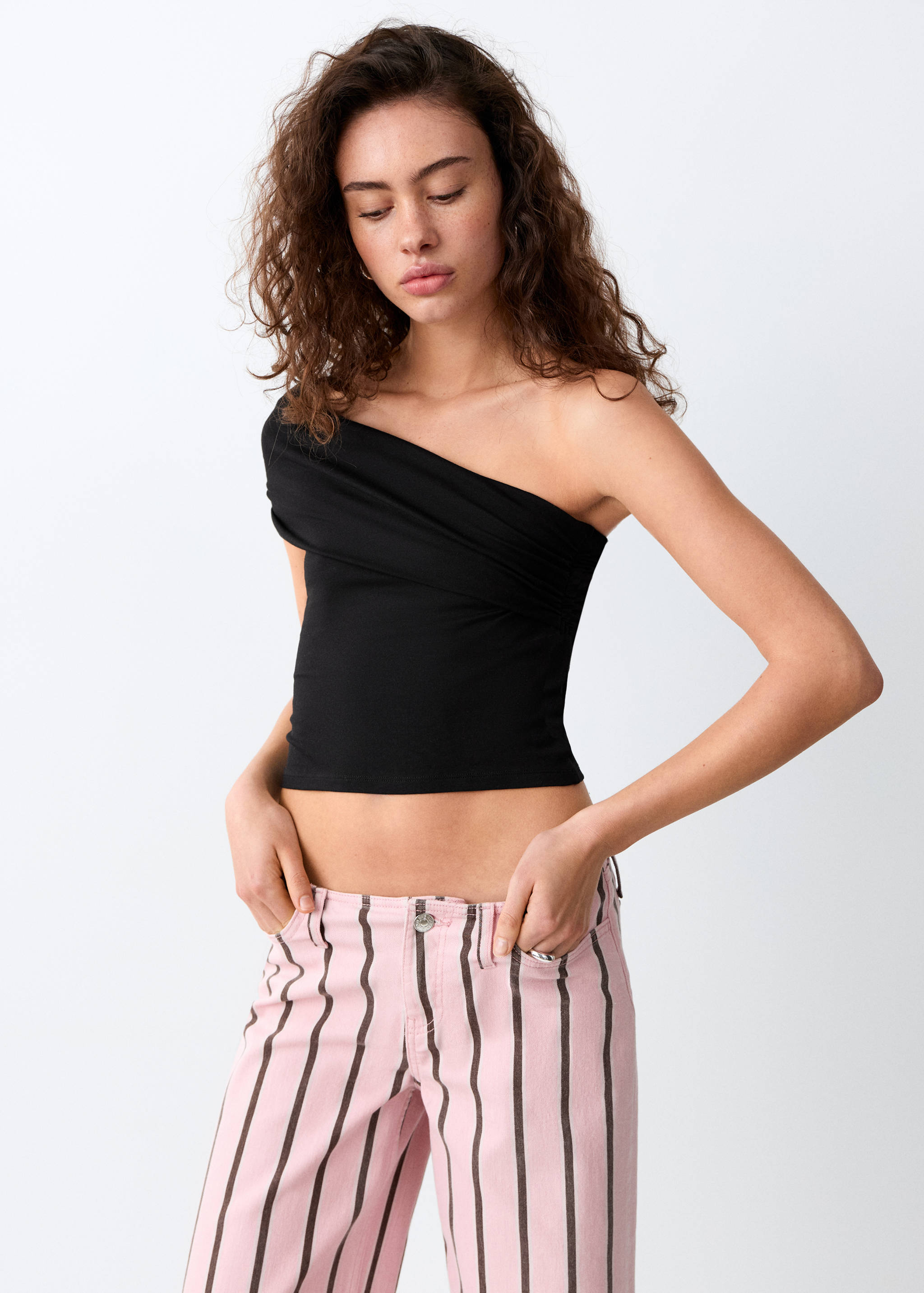 Asymmetrisk crop top - Bild av mittparti