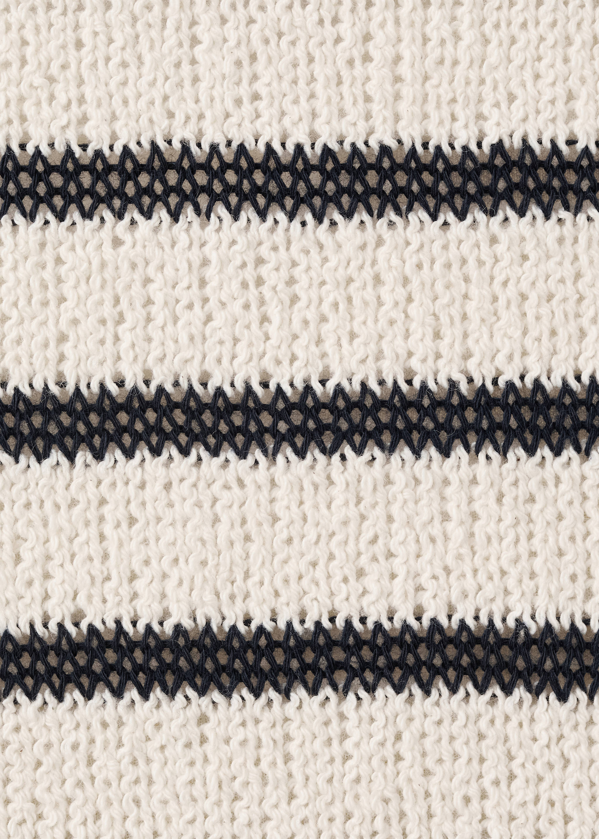 بلوزة مخططة برقبة halter مخططة - تفاصيل المنتج 0