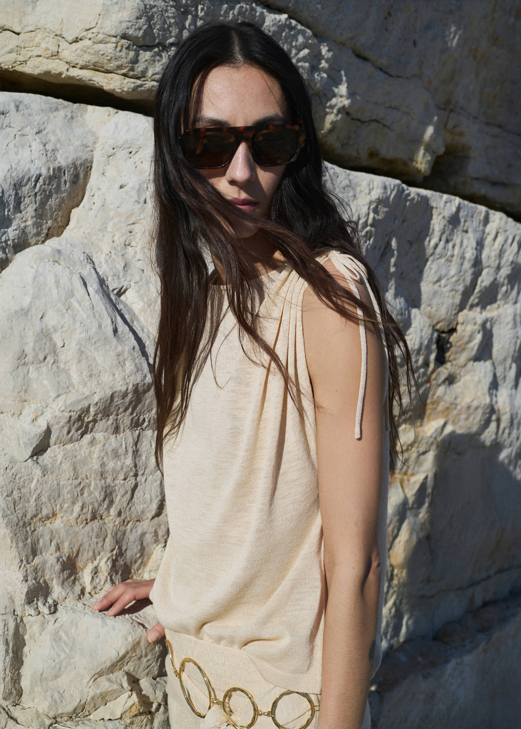 Short-sleeved fine-knit sweater - Medium plane