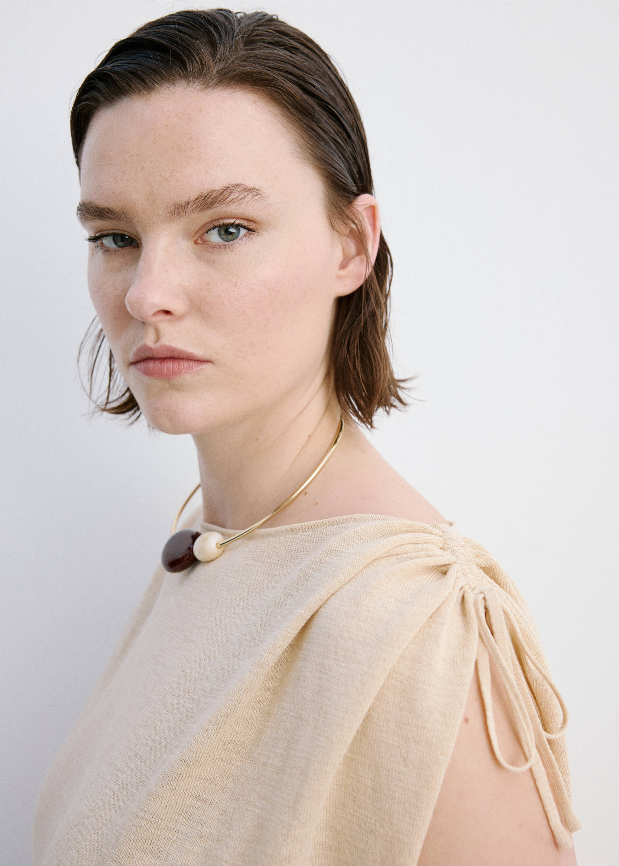 Short-sleeved fine-knit sweater - Details of the article 4, Ecru. Ref: 27007147-00.