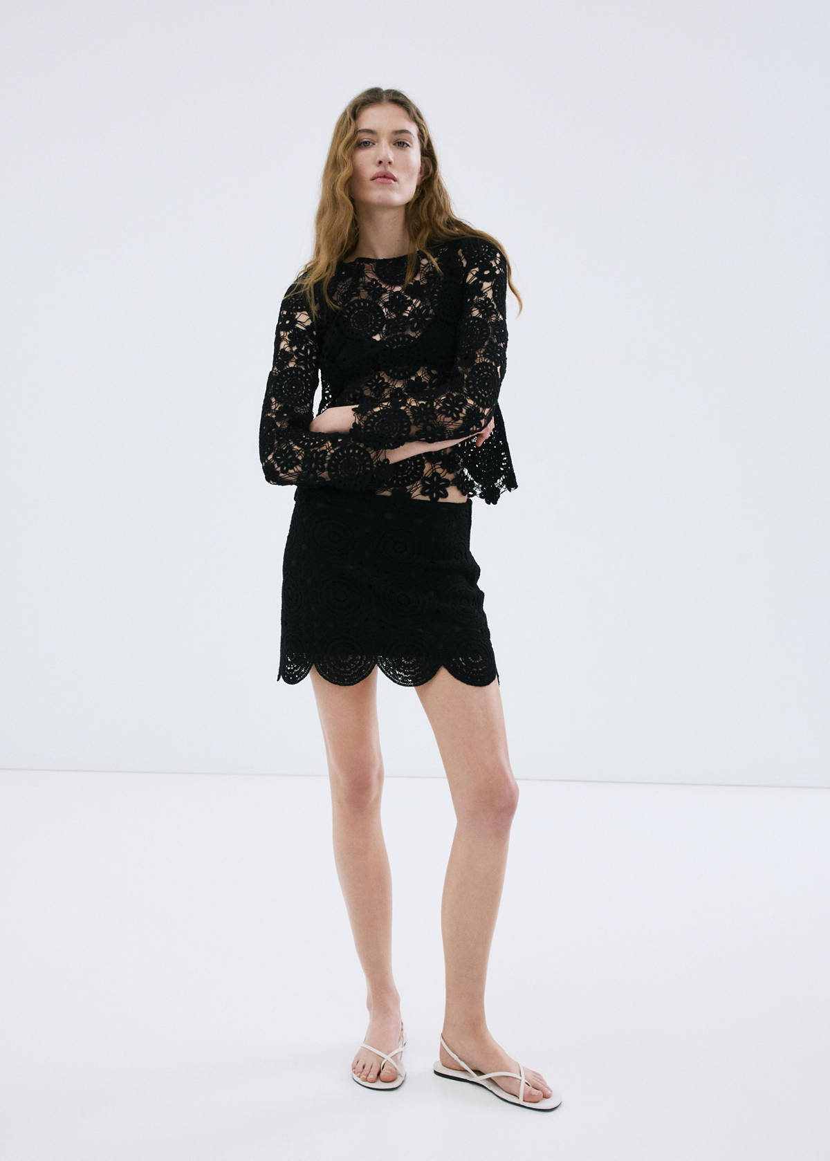 Openwork knitted floral sweater — Black