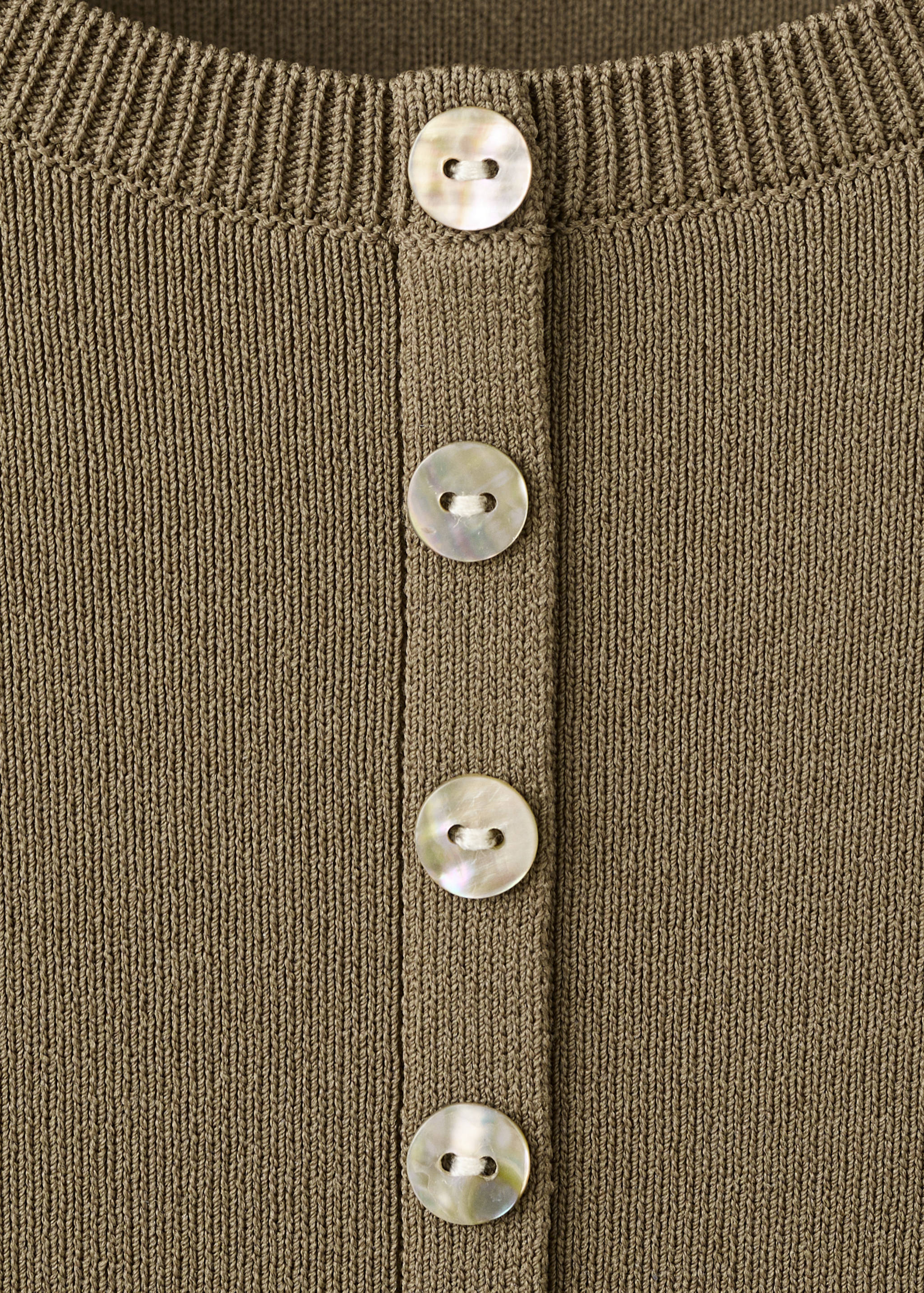 Buttons detail knit sweater - Details of the article 8