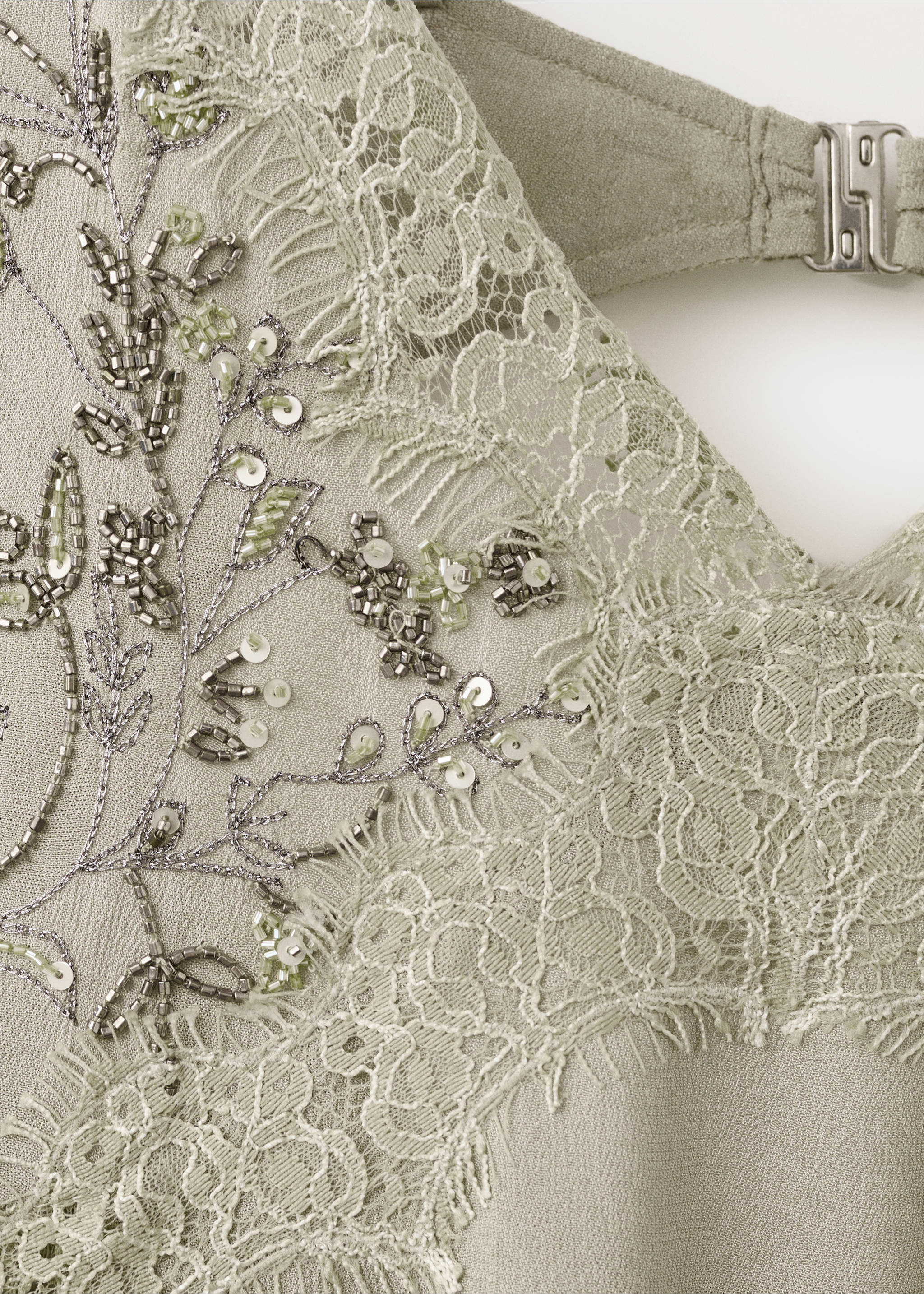 Embroidered open back dress - Details of the article 8, Pastel Green. Ref: 27007160-00.