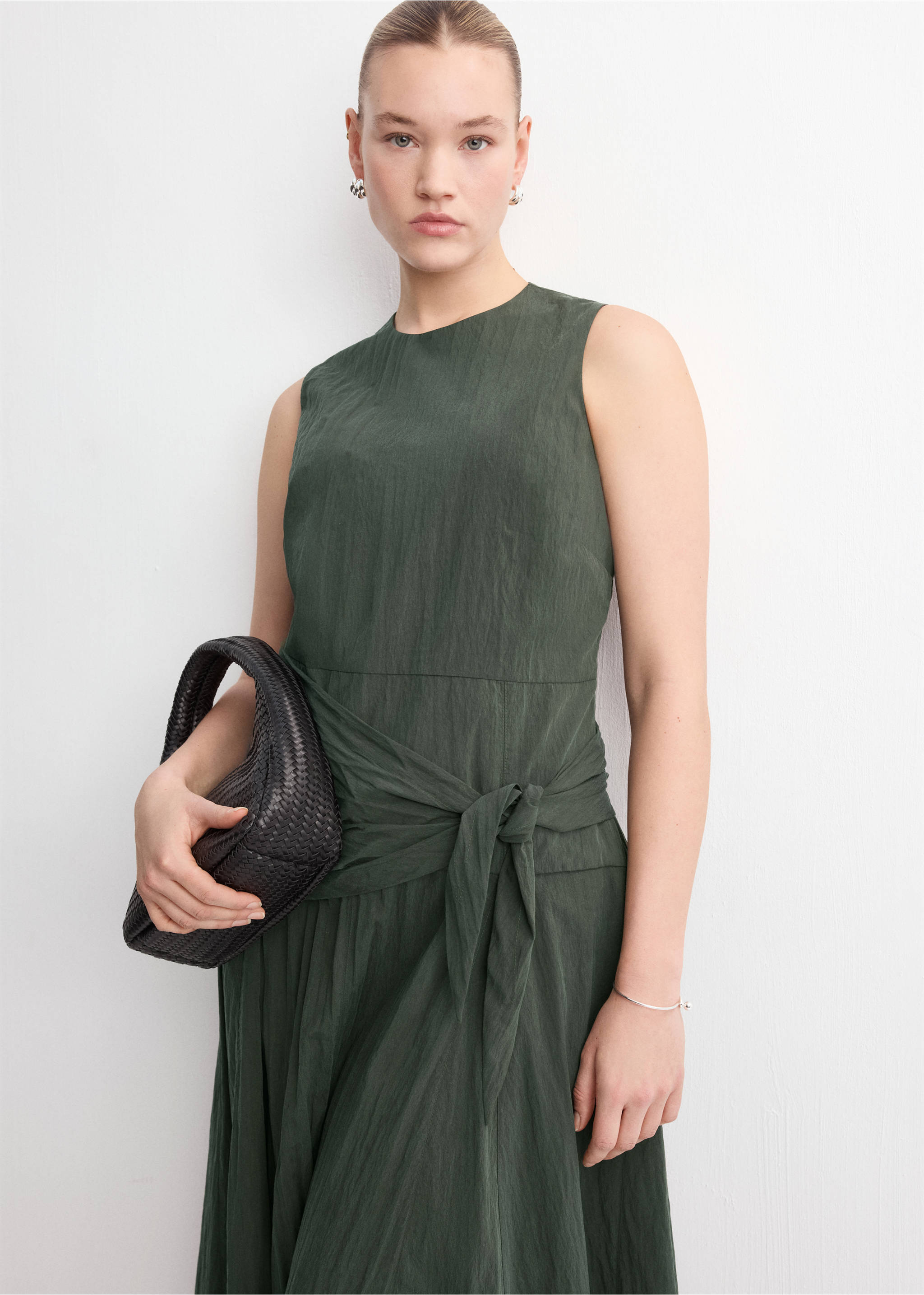 Lyocell handkerchief dress - Details of the article 5, Khaki. Ref: 27007161-00.