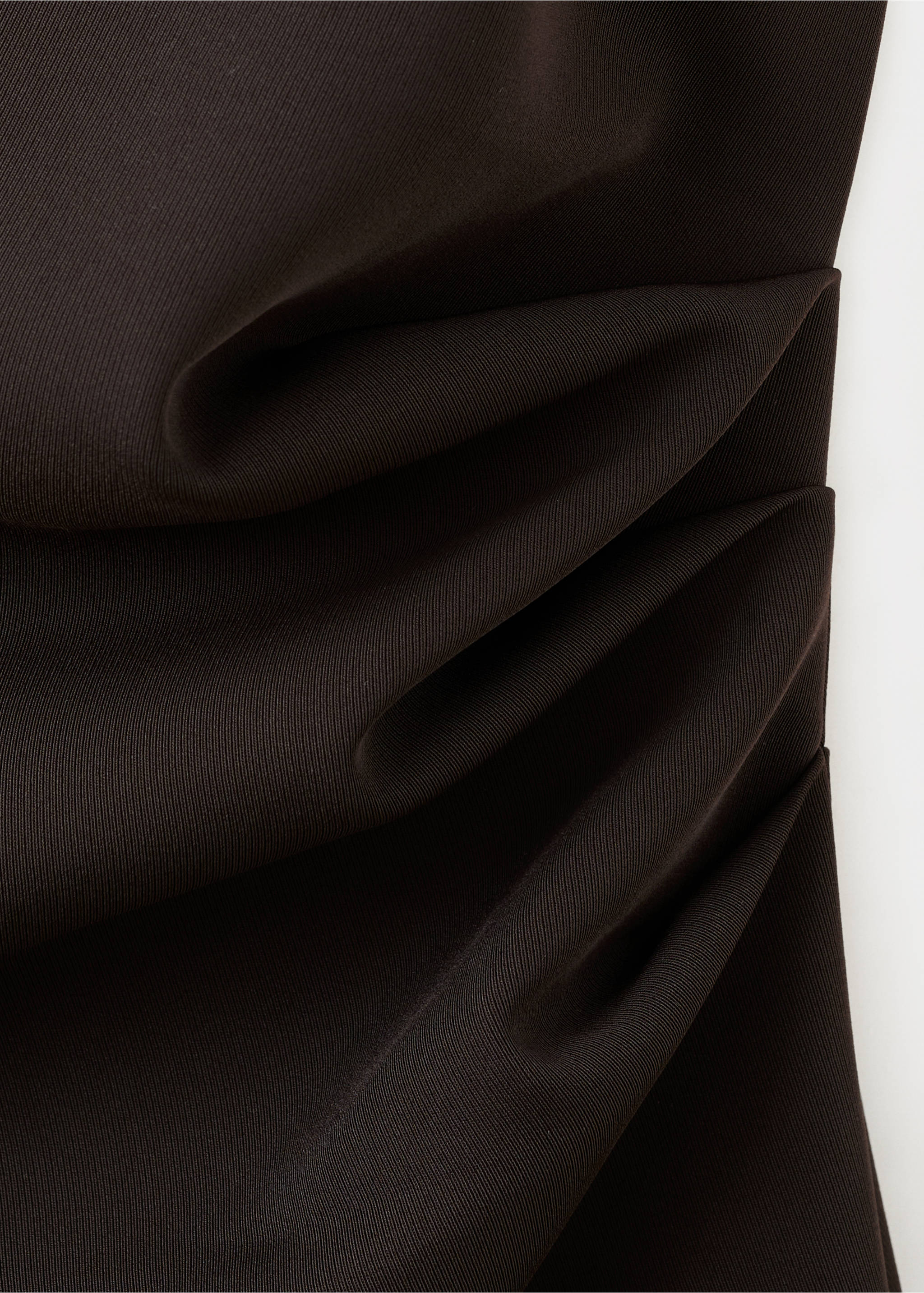 Asymmetrical pleated dress - Details of the article 8, Brown. Ref: 27007162-00.