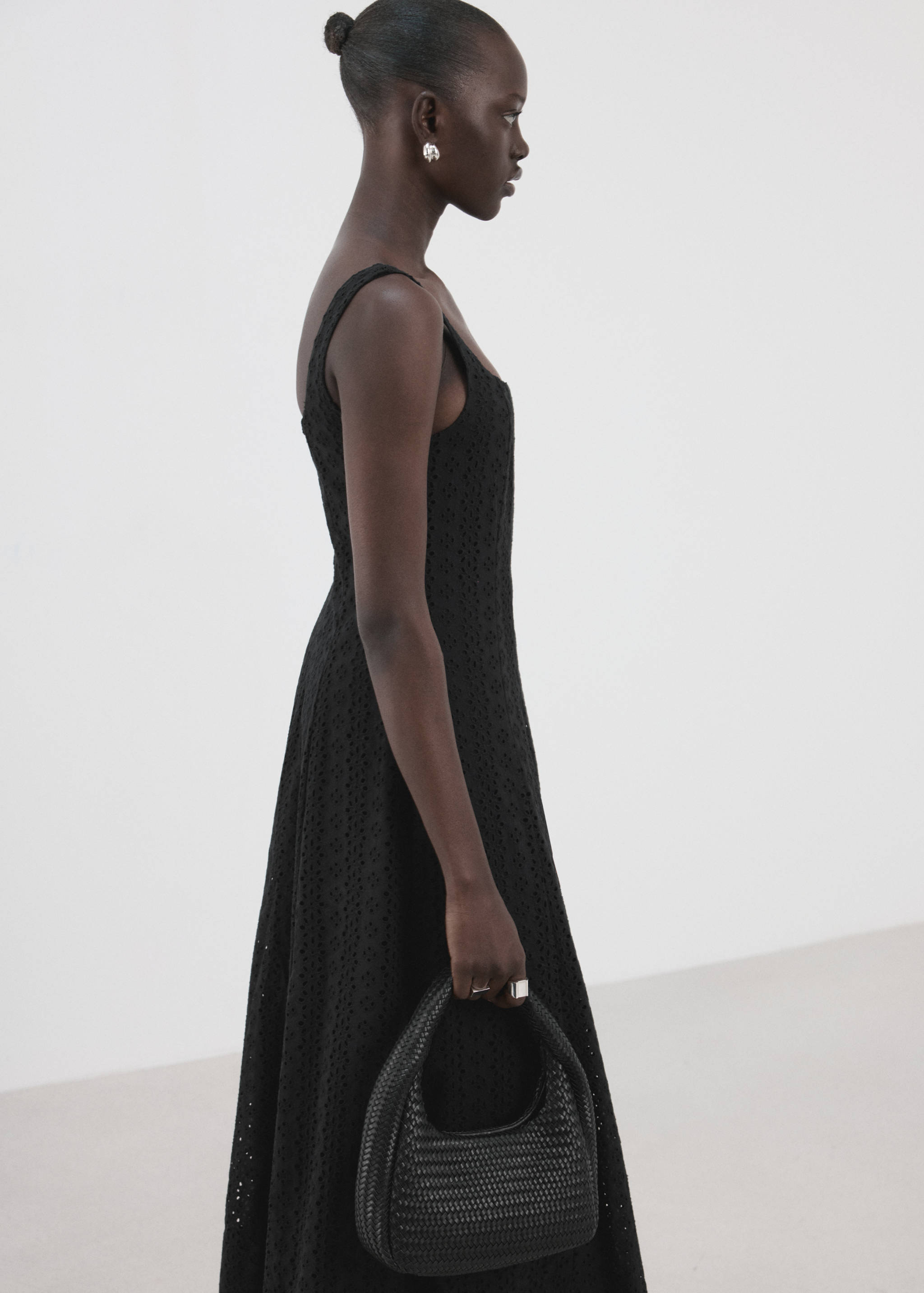 Embroidered cutwork A-line dress - Medium plane