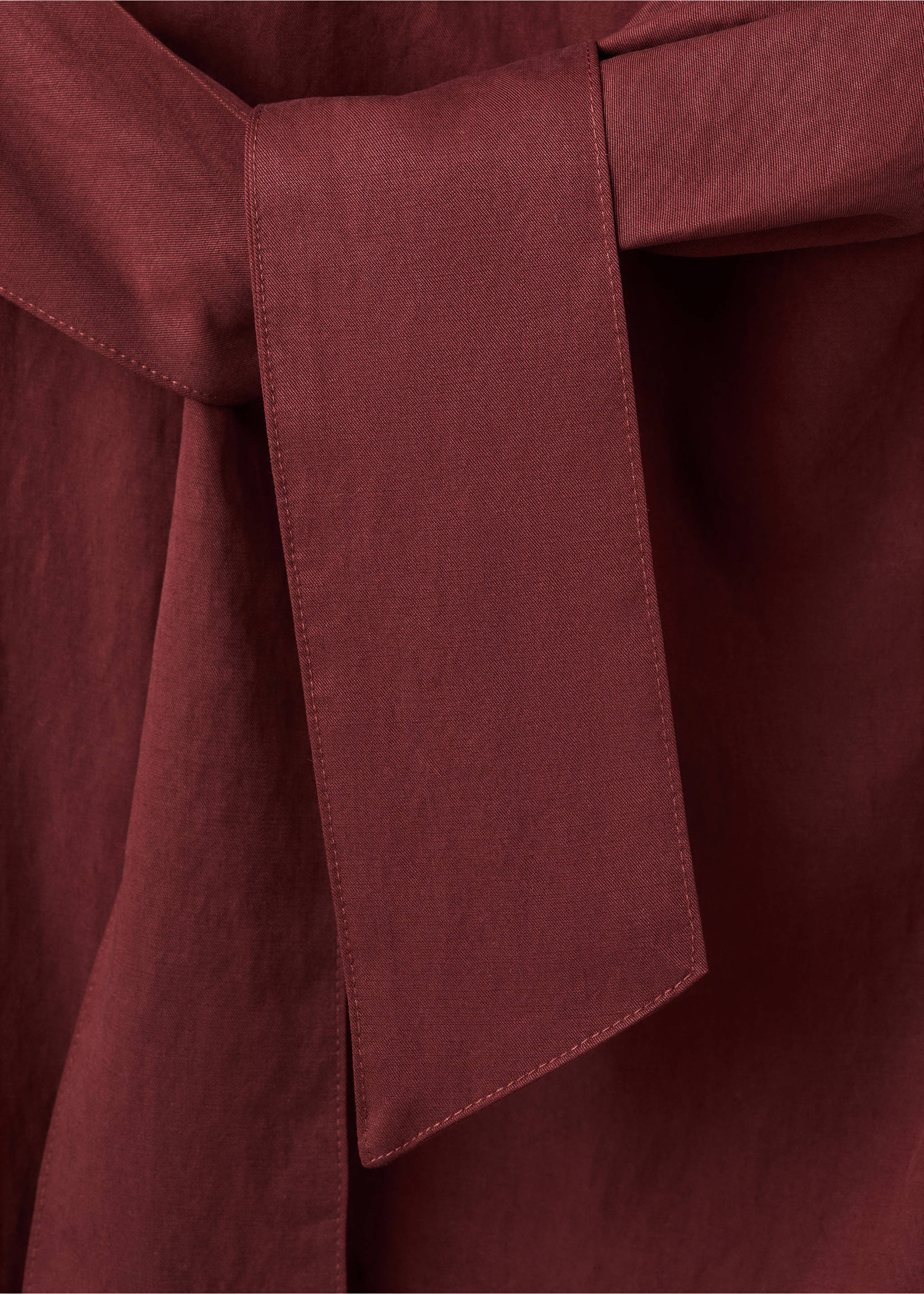 Lyocell dress with knot detail - Details of the article 8, Wine. Ref: 27007165-00.