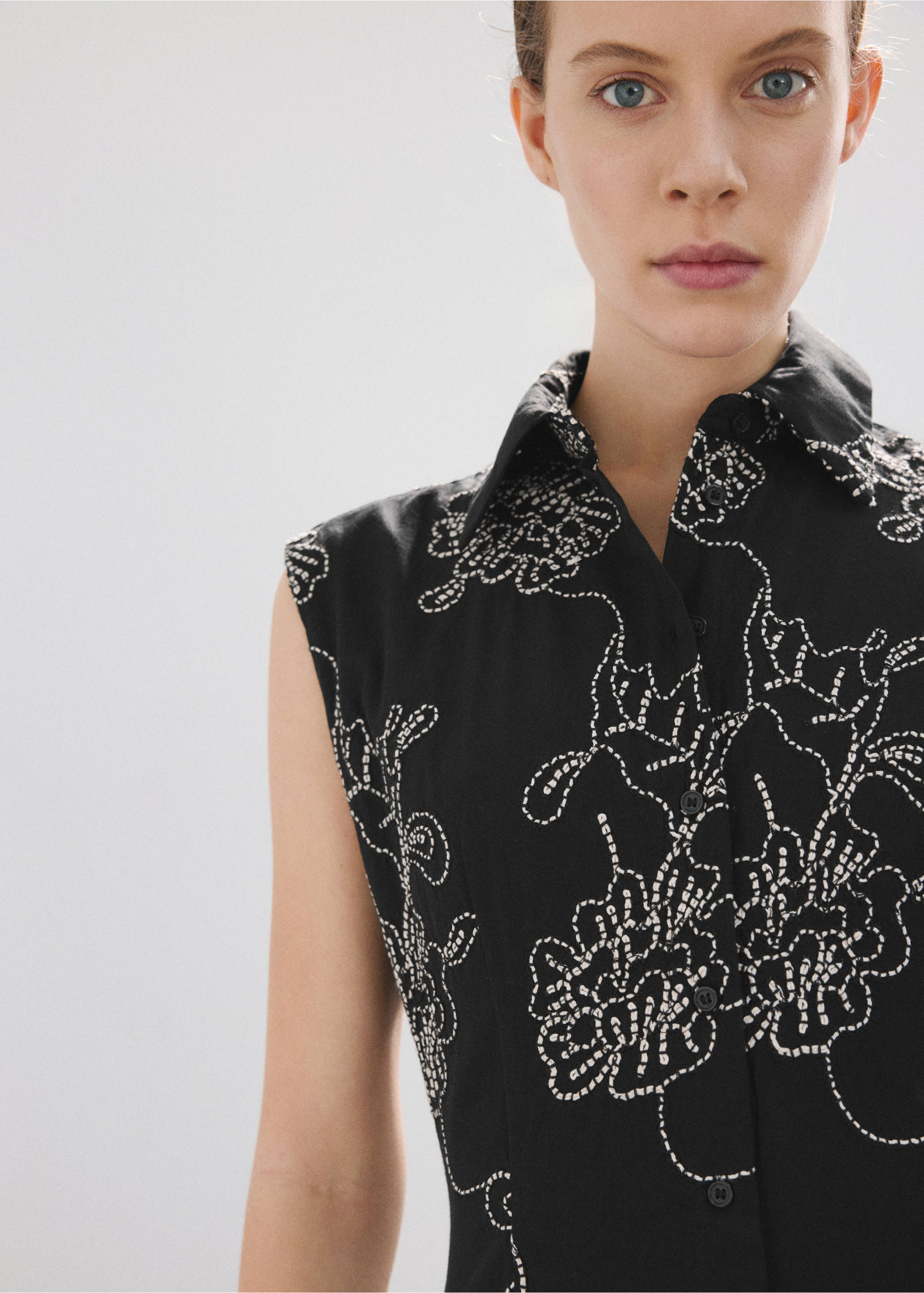 Embroidered floral shirt dress - Details of the article 1, Black. Ref: 27007166-00.