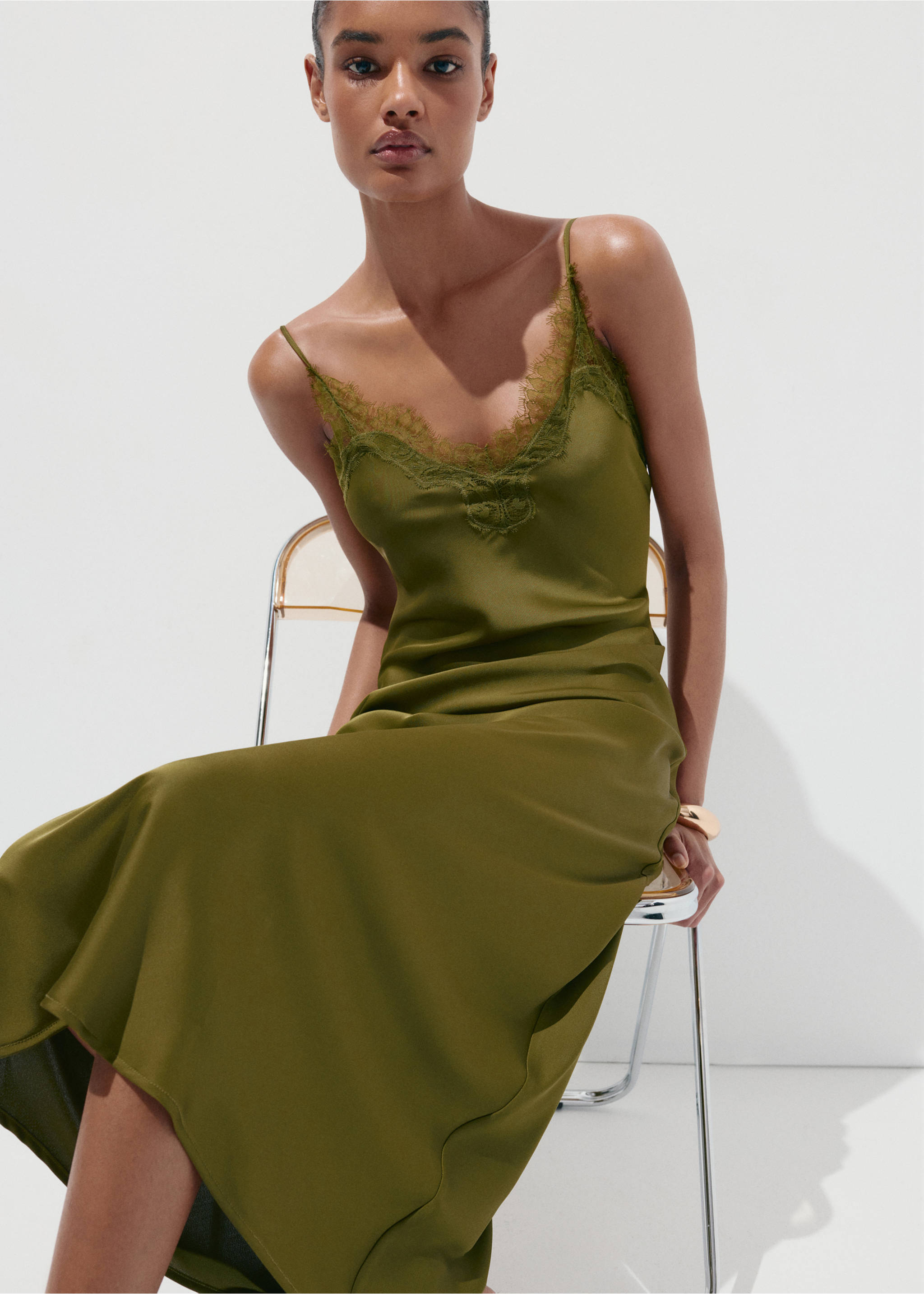 Vestido lencero satinado - Detalle del artículo 1, Verde. Ref: 27007168-00.