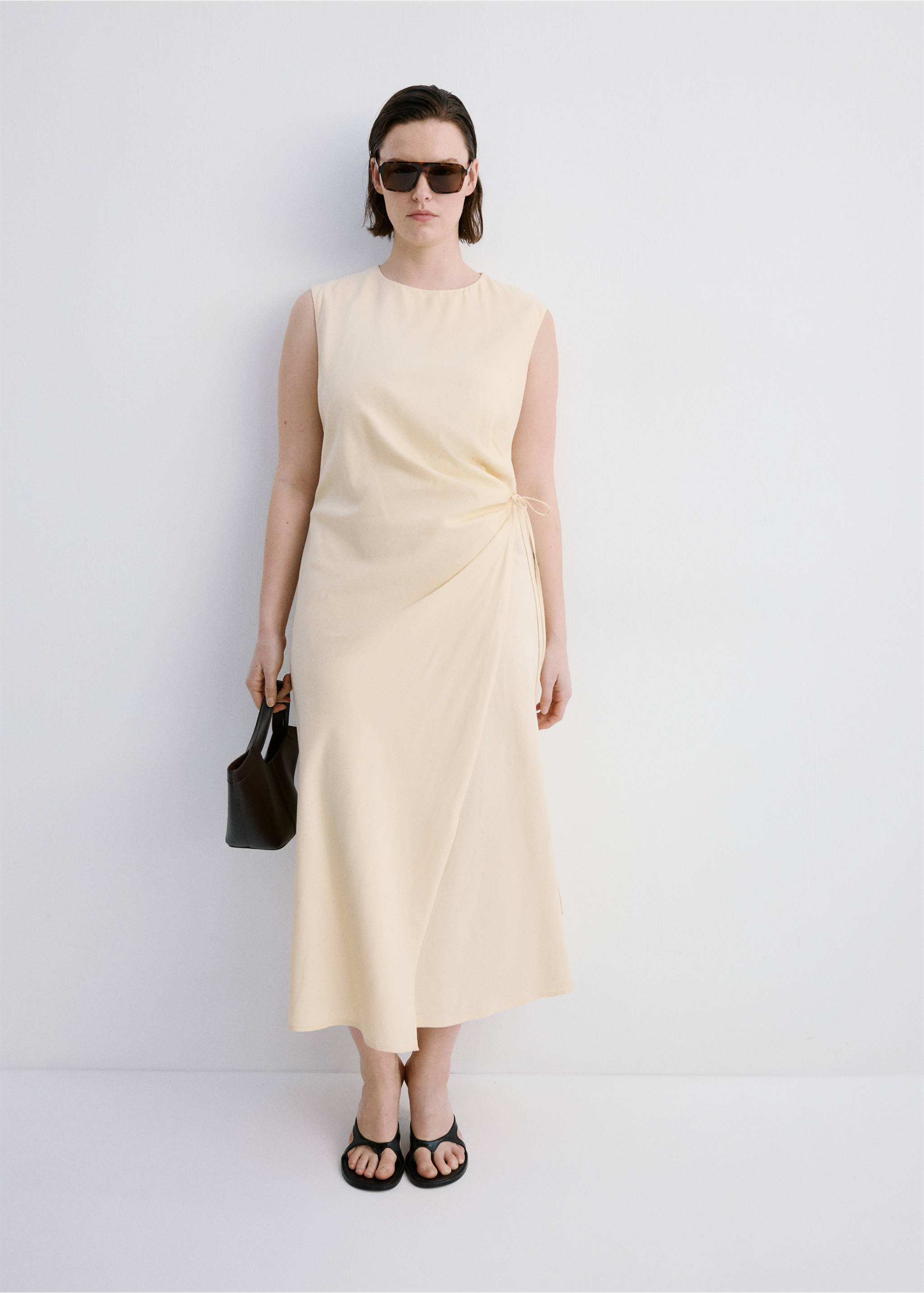 Wrap midi-dress with knot - Details of the article 3, Vanilla. Ref: 27007171-00.