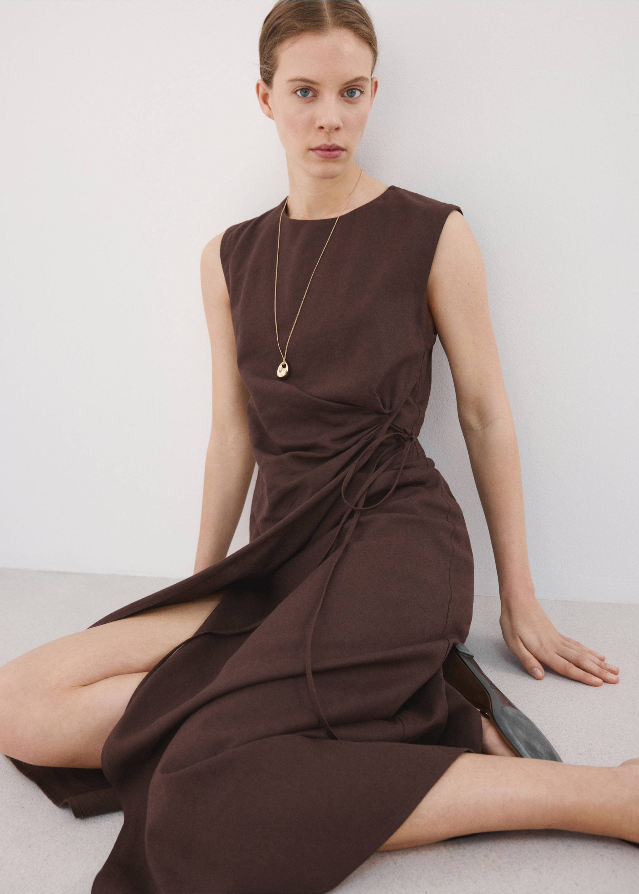 Wrap midi-dress with knot - Details of the article 1, Chocolate. Ref: 27007171-00.