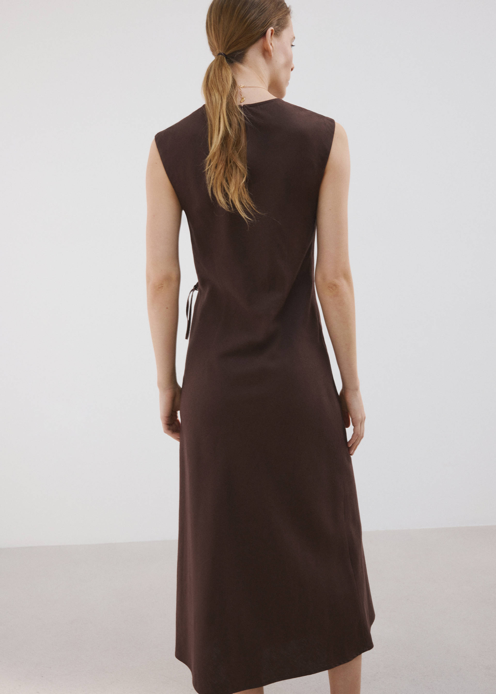 Vestido midi cruzado nudo - Reverso del artículo