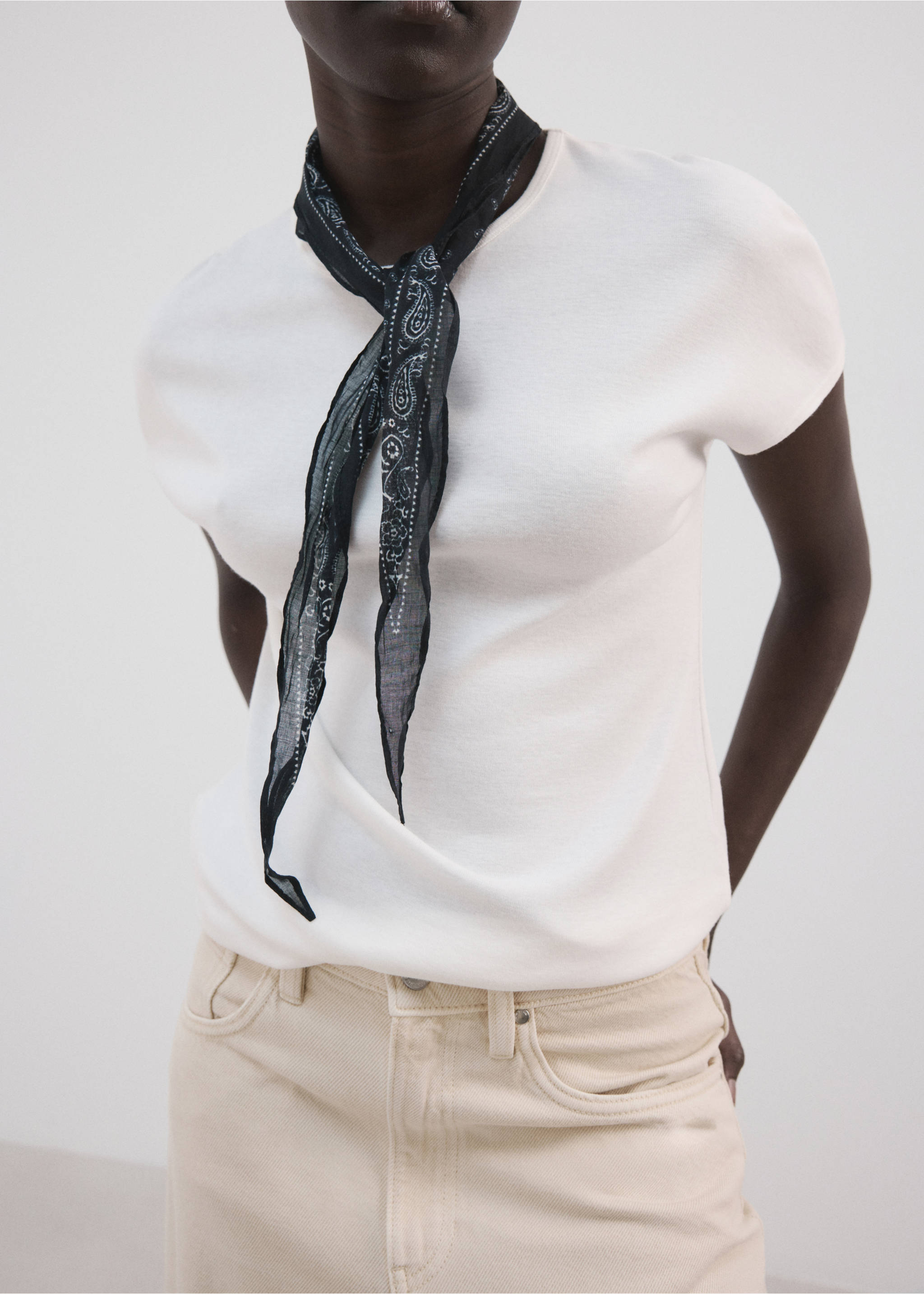 Camiseta mezcla algodón manga corta - Detalle del artículo 6, Blanco roto. Ref: 27007805-00.